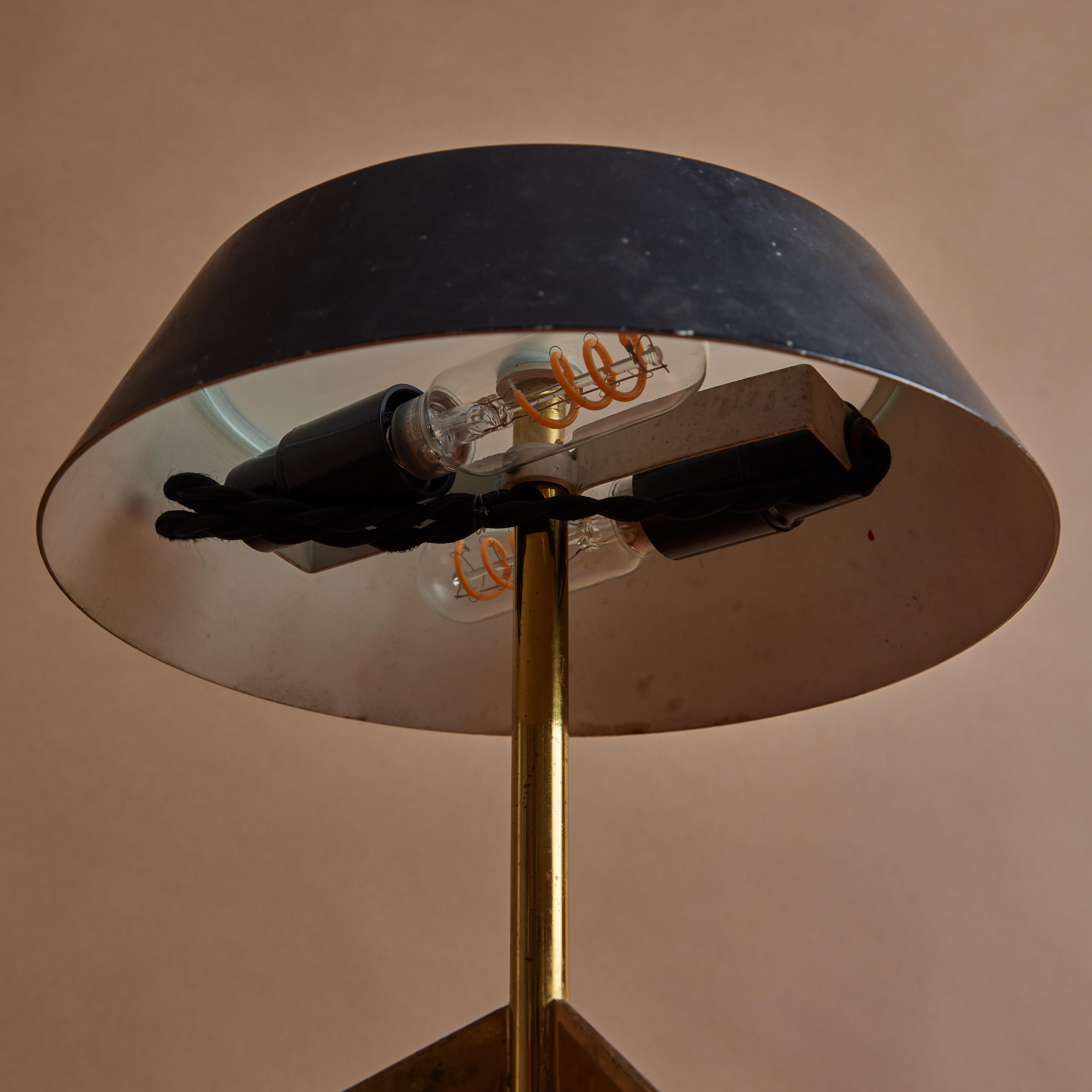 1960s Giuseppe Ostuni Metal and Glass Tripod Table Lamp for O-Luce For Sale 2
