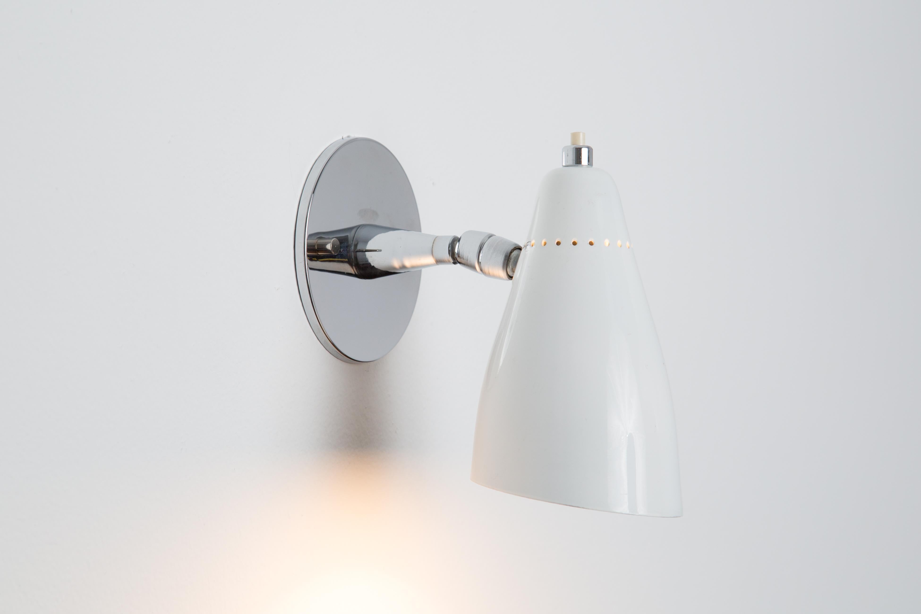 1960s Giuseppe Ostuni Model #101 White Articulating Sconce for O-Luce For Sale 1