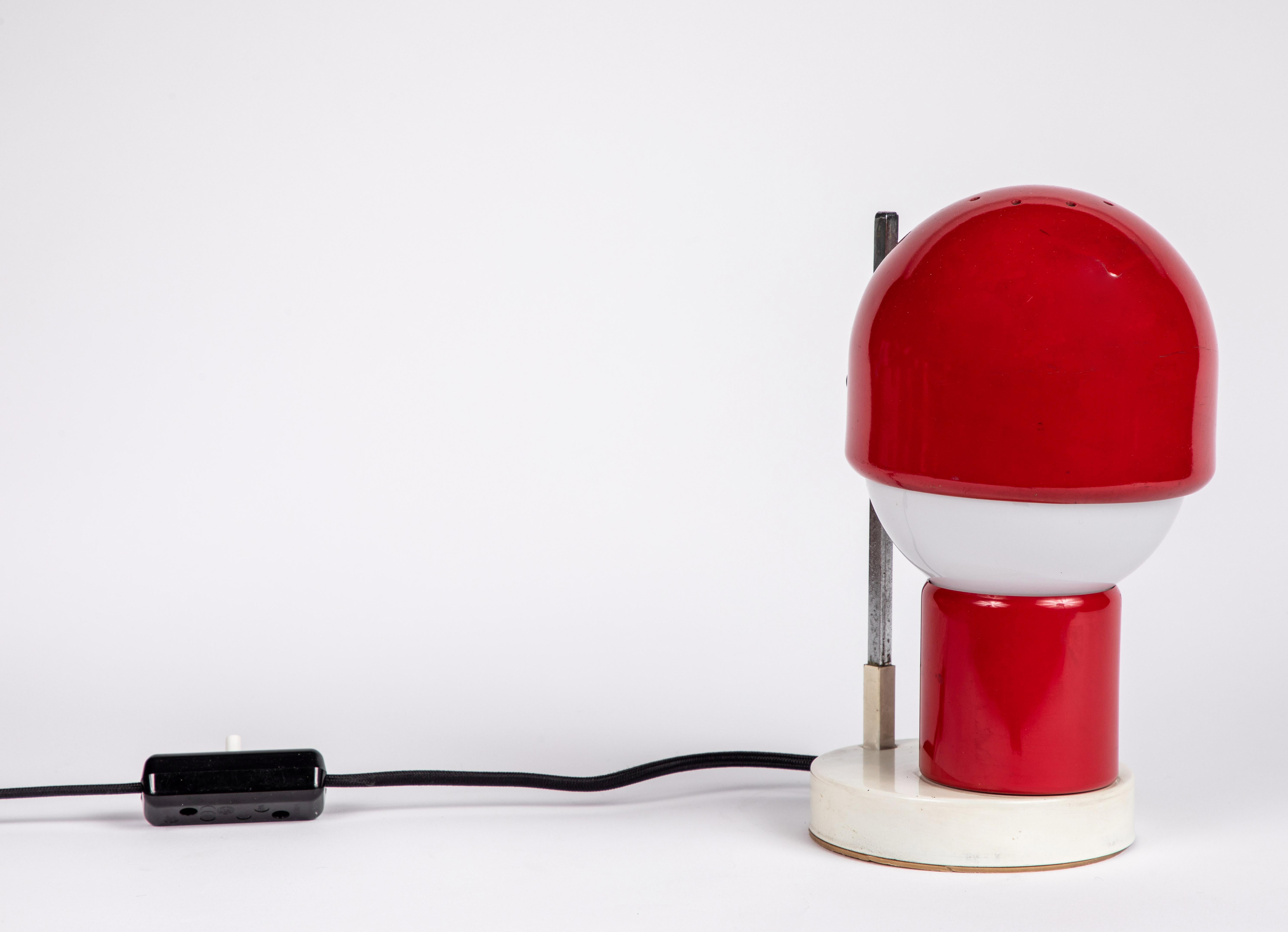 1960s Glass and Red Metal Table Lamp Attributed to Angelo Lelli for Arredoluce 1