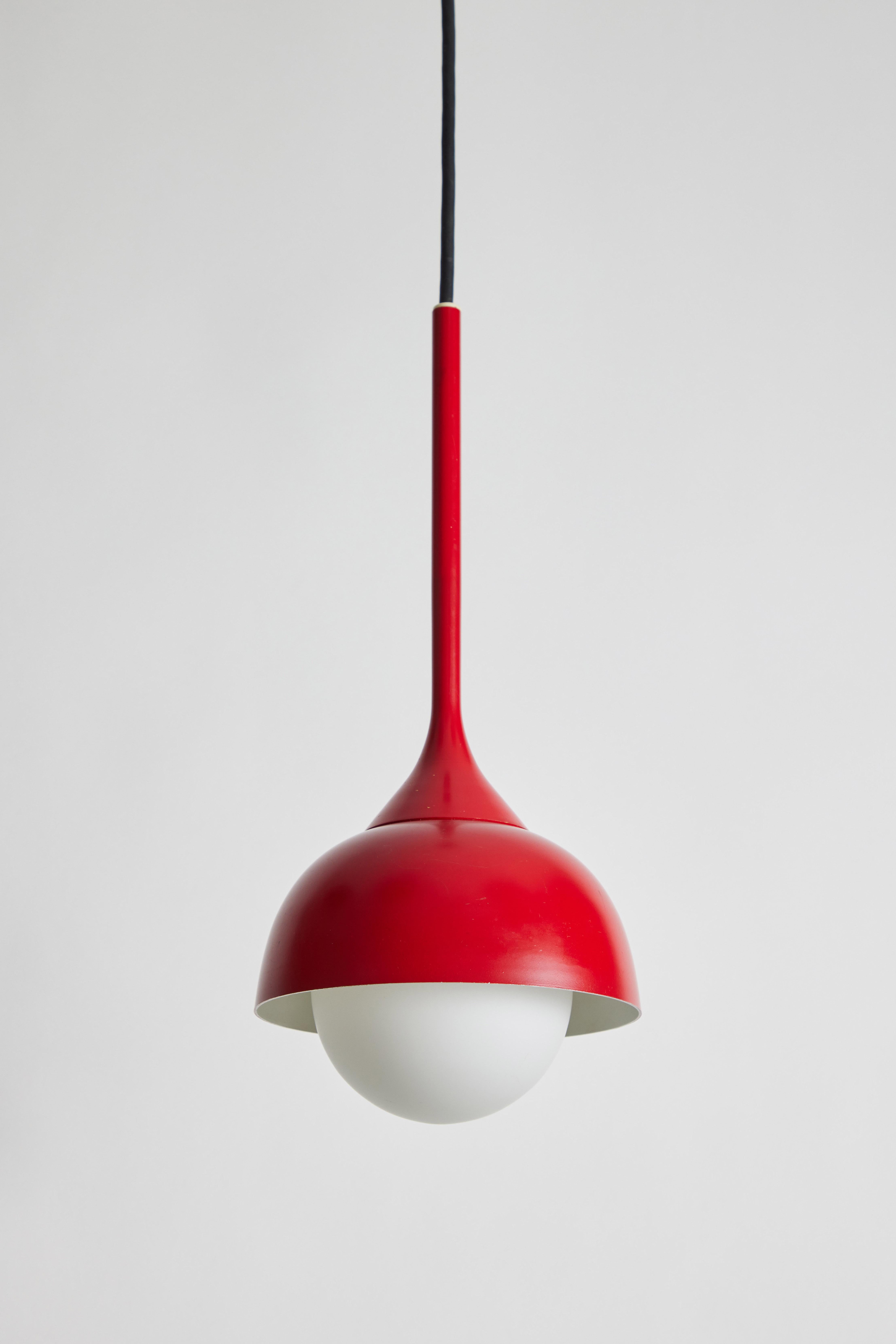 1960s Glass and Red Painted Metal Pendant Attributed to Stilnovo For Sale 5