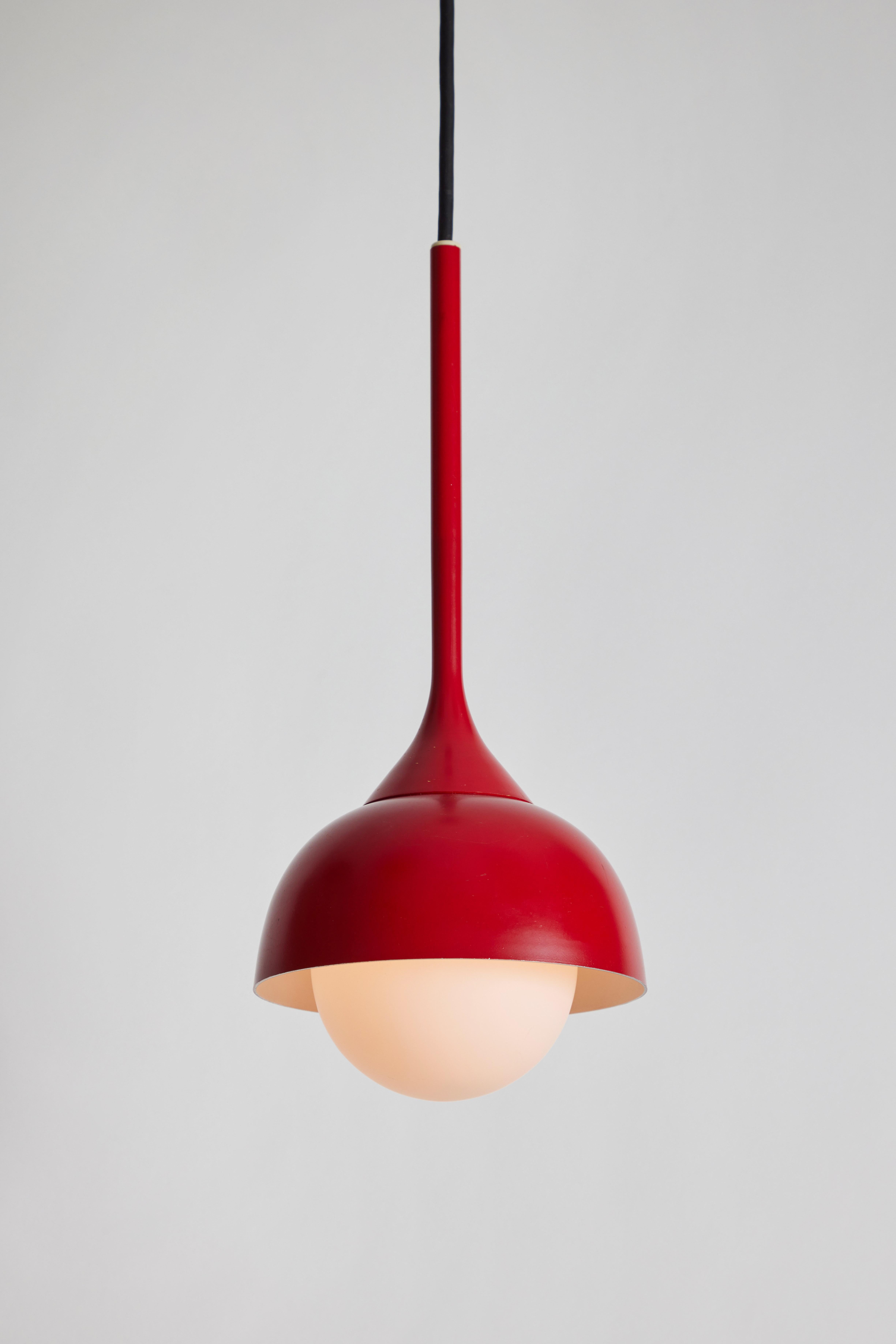 1960s Glass and Red Painted Metal Pendant Attributed to Stilnovo For Sale 7