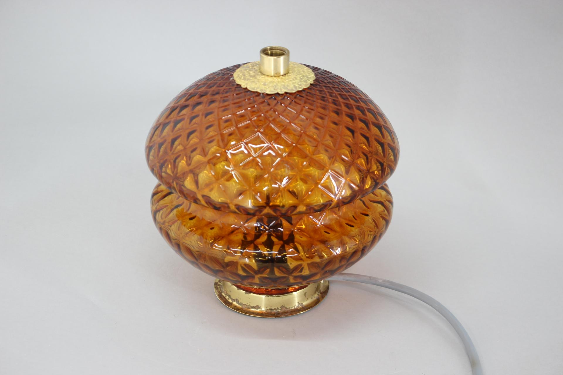 1960's Glass & Brass Table Lamp by Jablonec Glassworks, Czechoslovakia In Good Condition In Praha, CZ
