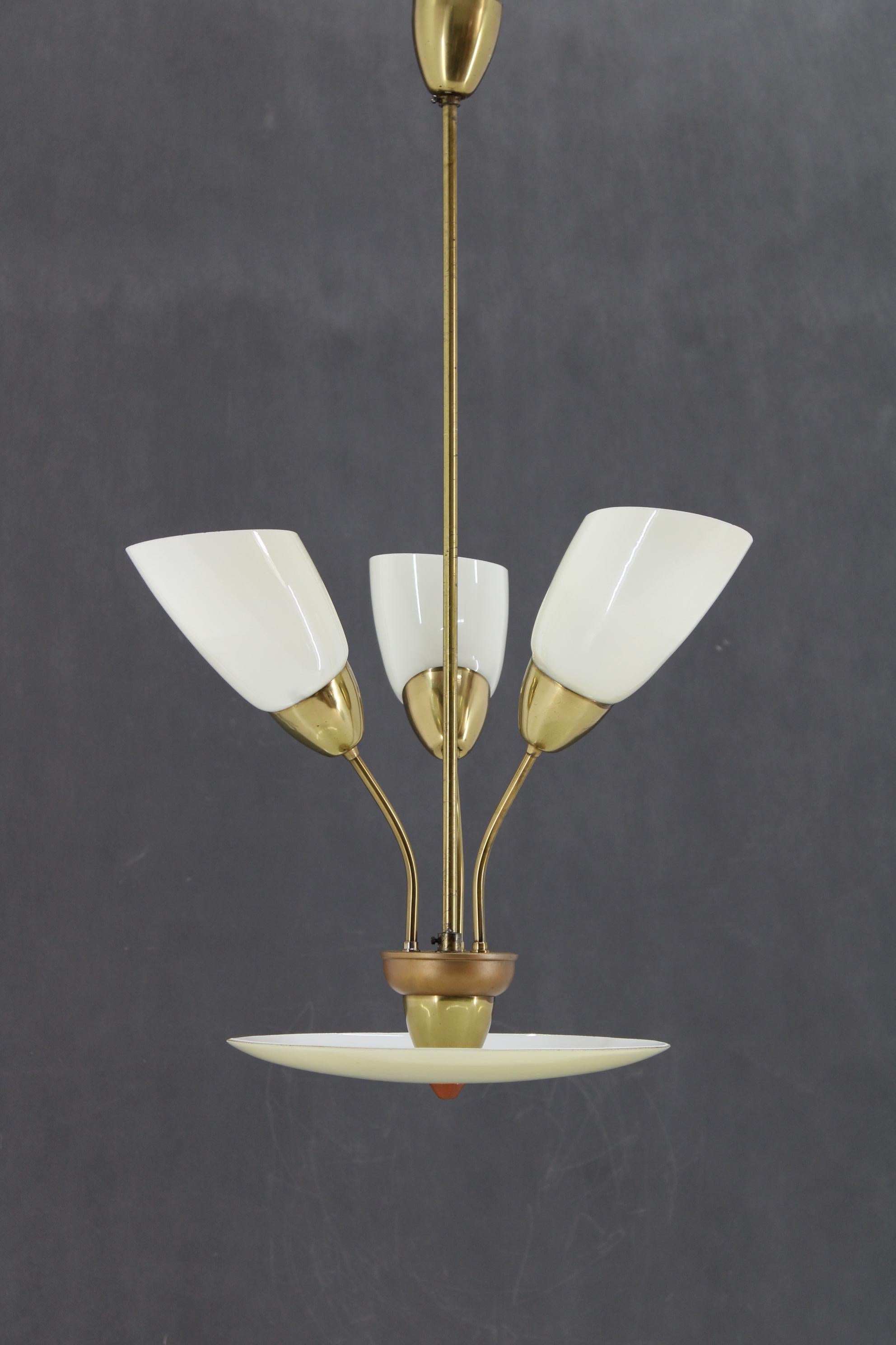 Metà XX secolo Lampadario in vetro del 1960 di Kamenicky Senov, Cecoslovacchia in vendita