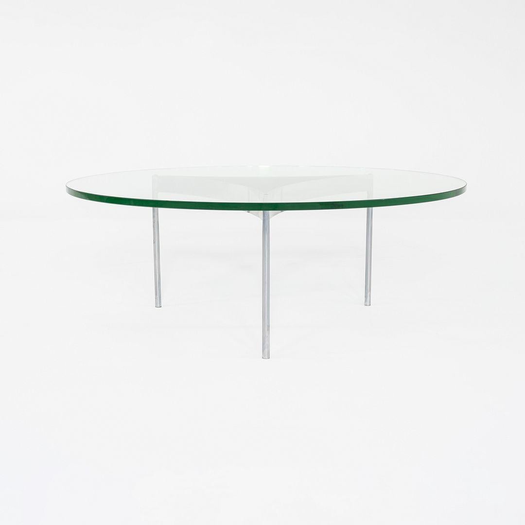 Moderne Table basse en verre et acier chromé des années 1960 à la manière de Fabricius et Kastholm en vente