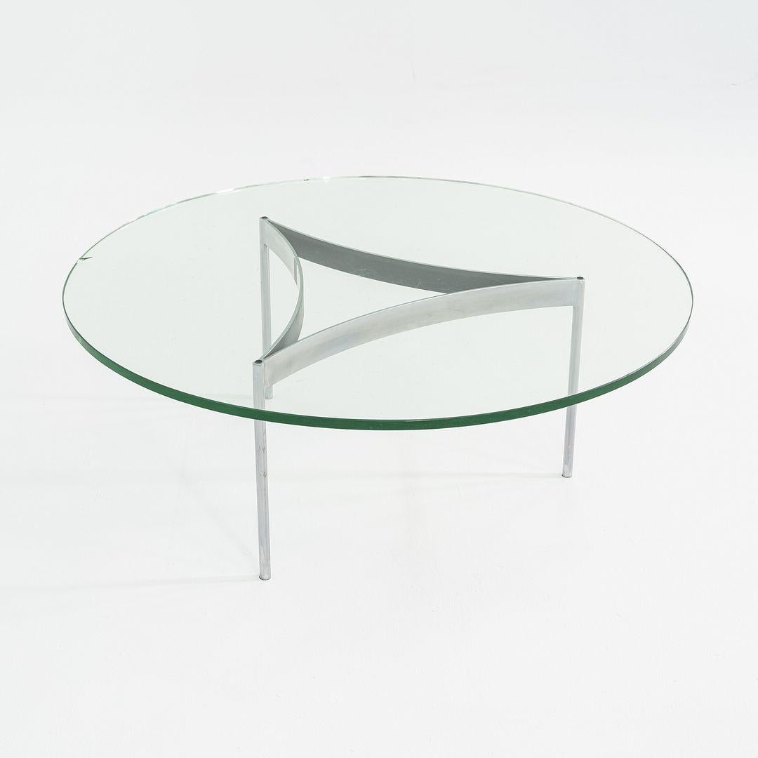 Table basse en verre et acier chromé des années 1960 à la manière de Fabricius et Kastholm en vente 1