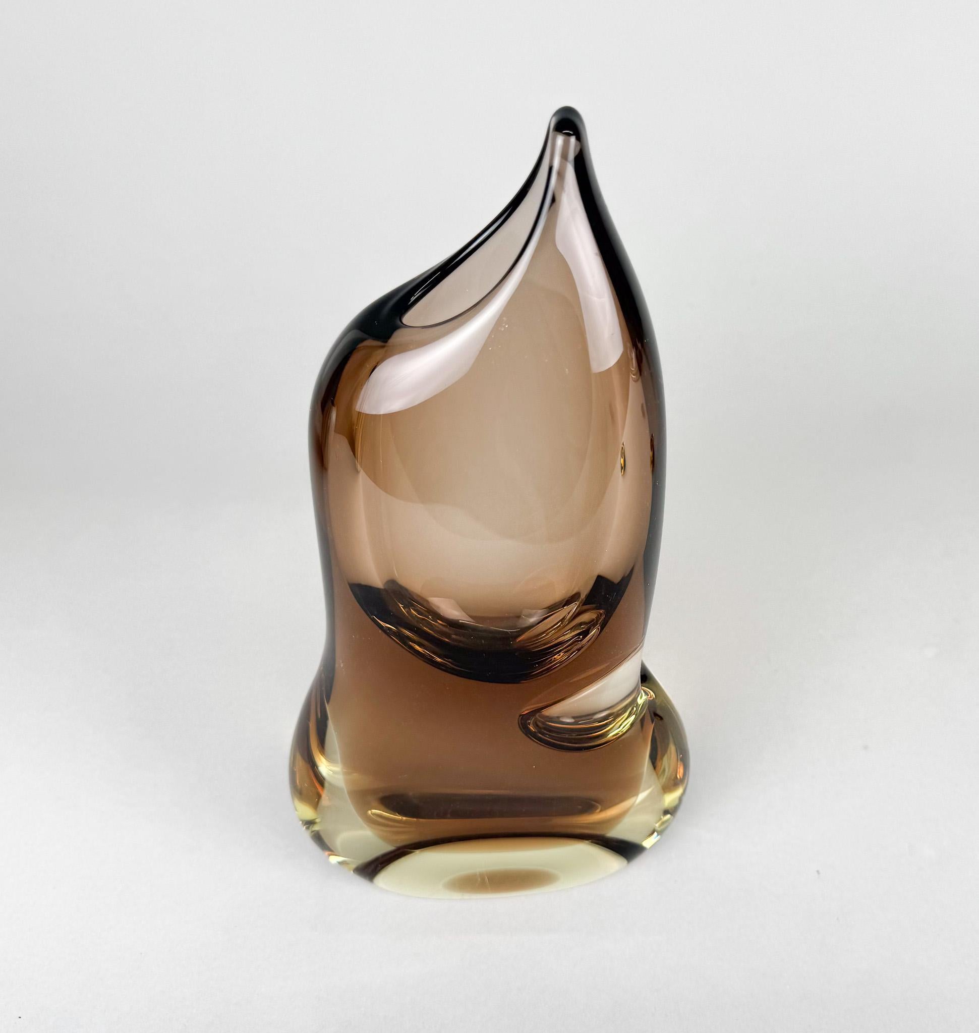 Vaso in vetro del 1960 di Josef Cvrcek per ZBS Glassworks, Cecoslovacchia in vendita 1