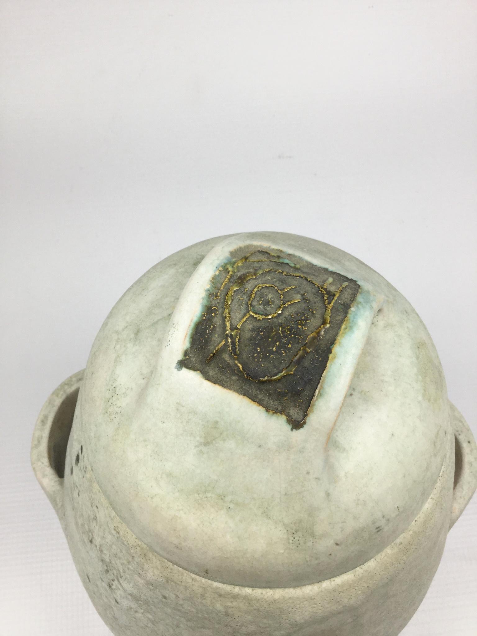 Fatto a mano Acetiera in ceramica del 1960 attribuita a Les 2 Potiers in vendita