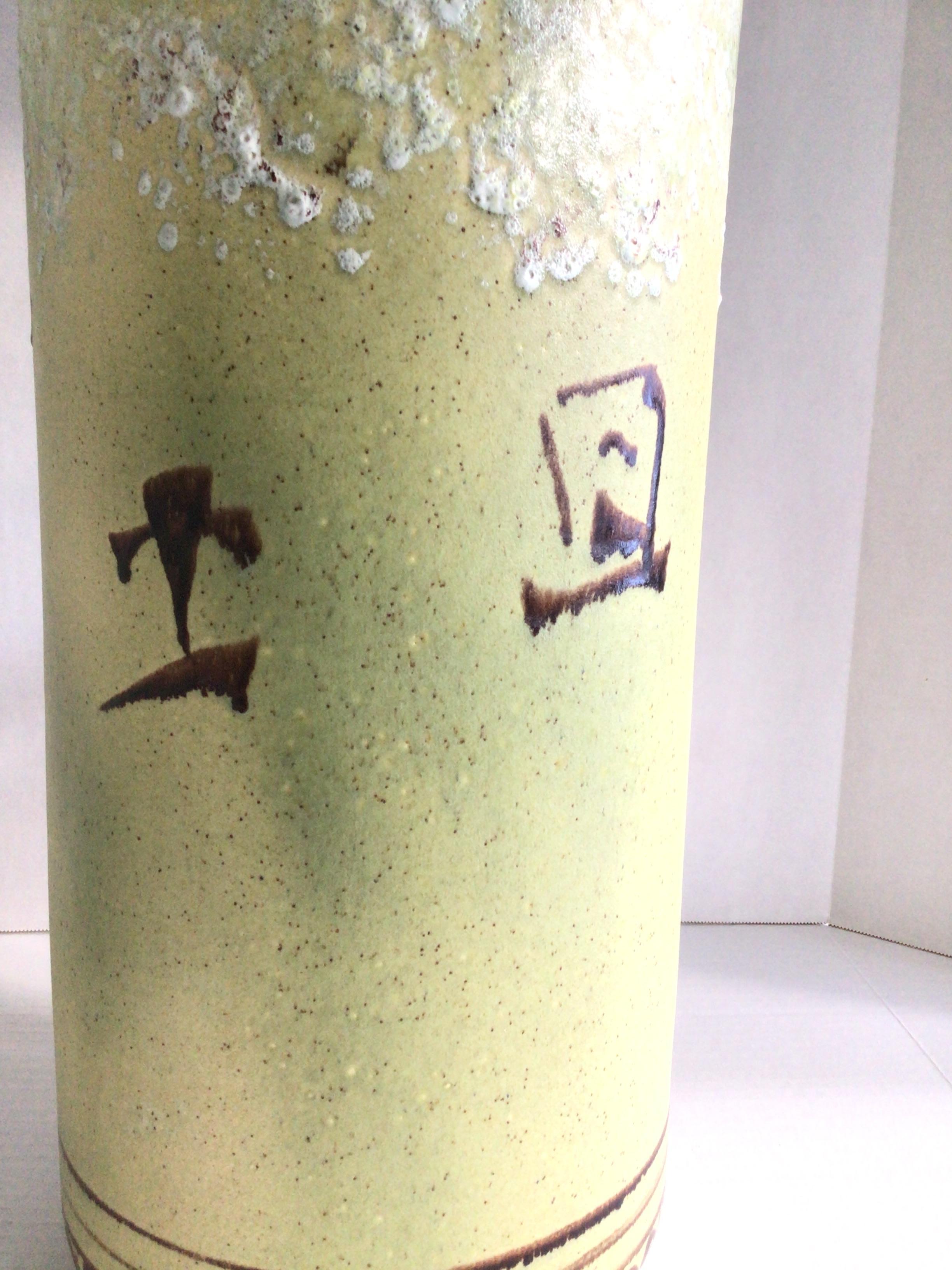 Céramique Porte-parapluie en céramique émaillée des années 1960 avec lettrage asiatique en vente