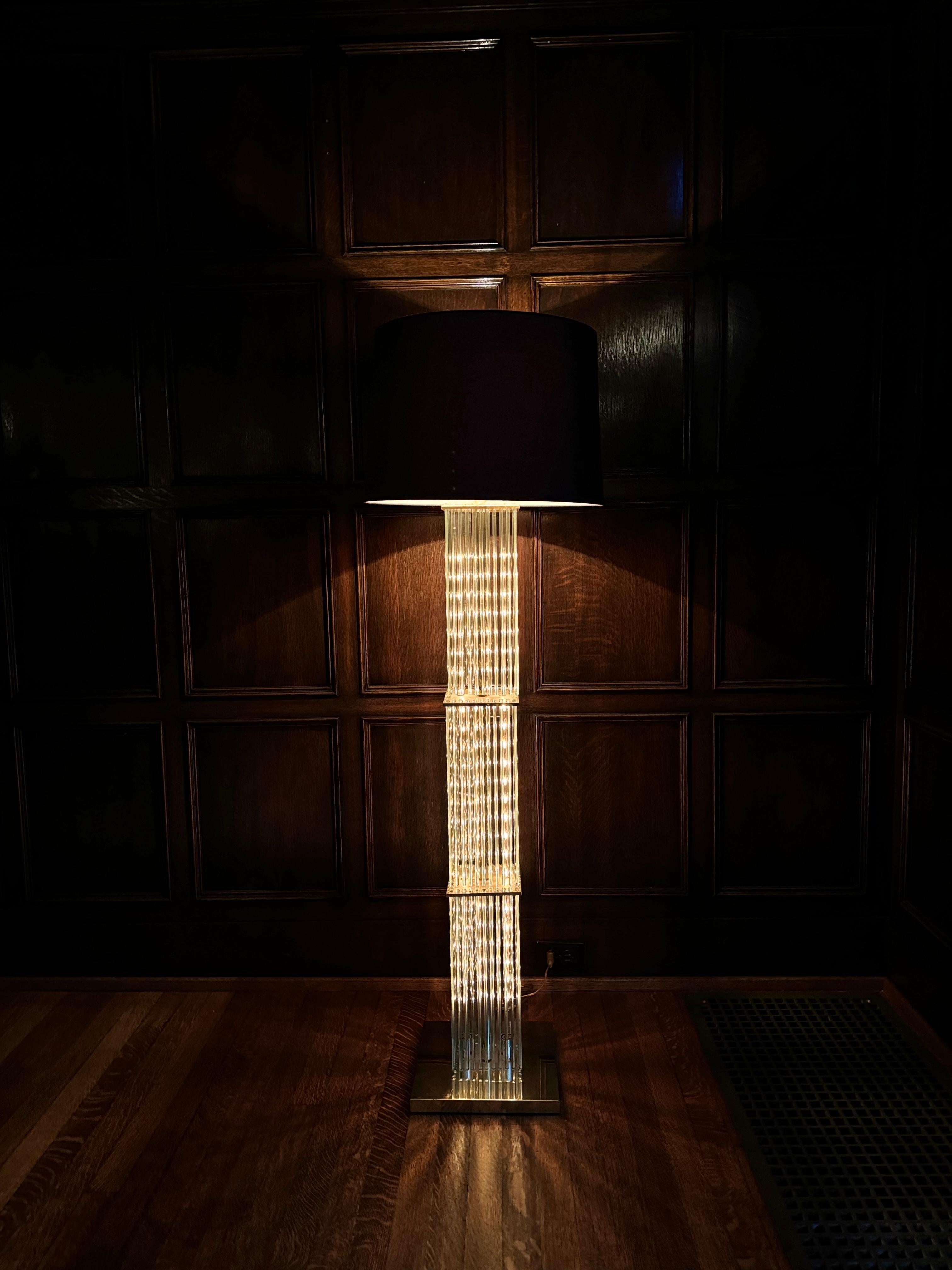 Lampadaire à tige en verre en forme de cascade des années 1960 par Gaetano Sciolari pour Lightolier Bon état - En vente à Saint Louis, MO