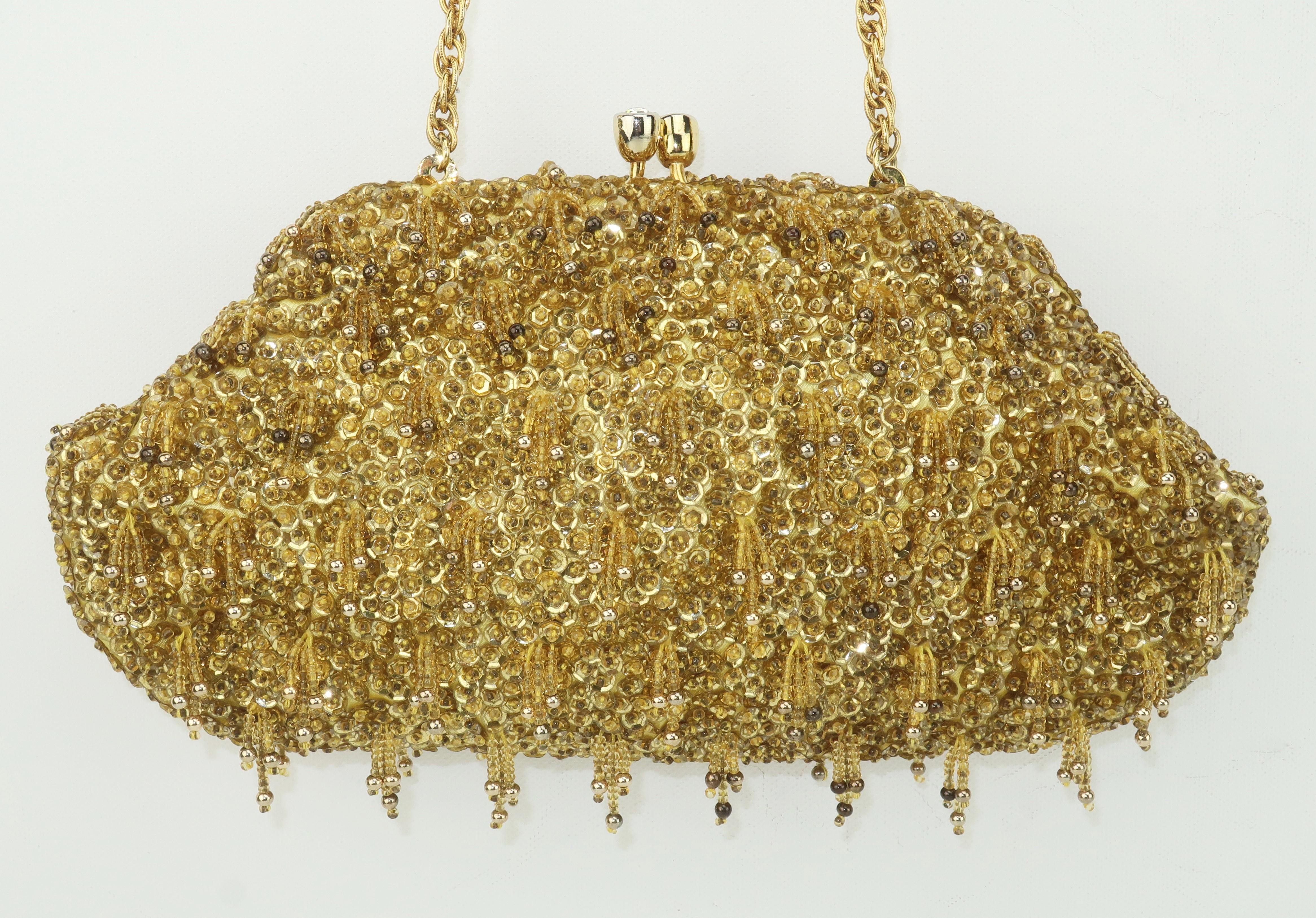 1960's Gold Beaded Sequin Evening Handbag In Good Condition In Atlanta, GA