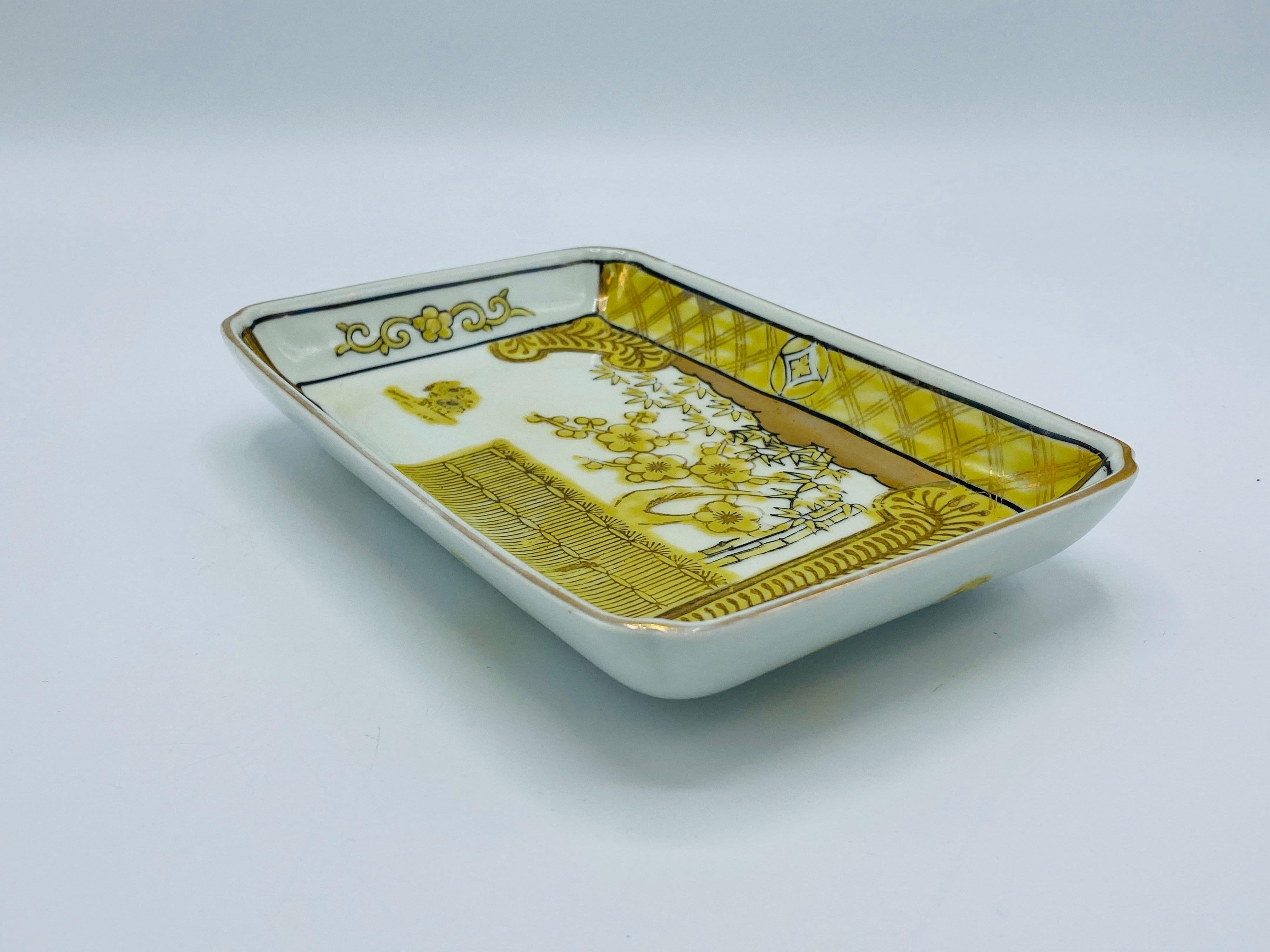 Chinoiserie 1960s Gold Imari Porcelain Catchall Dish