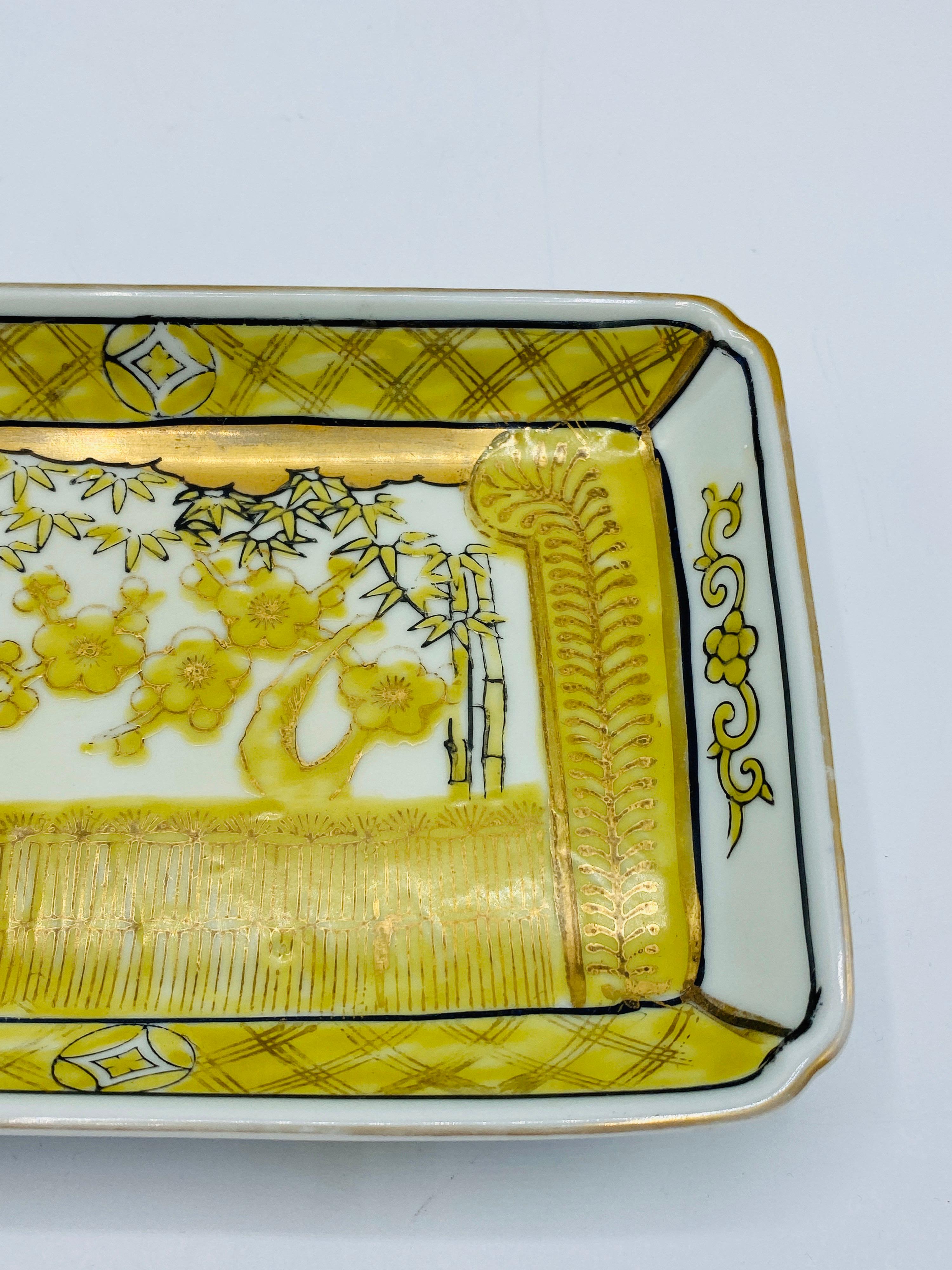 1960s Gold Imari Porcelain Catchall Dish In Good Condition In Richmond, VA