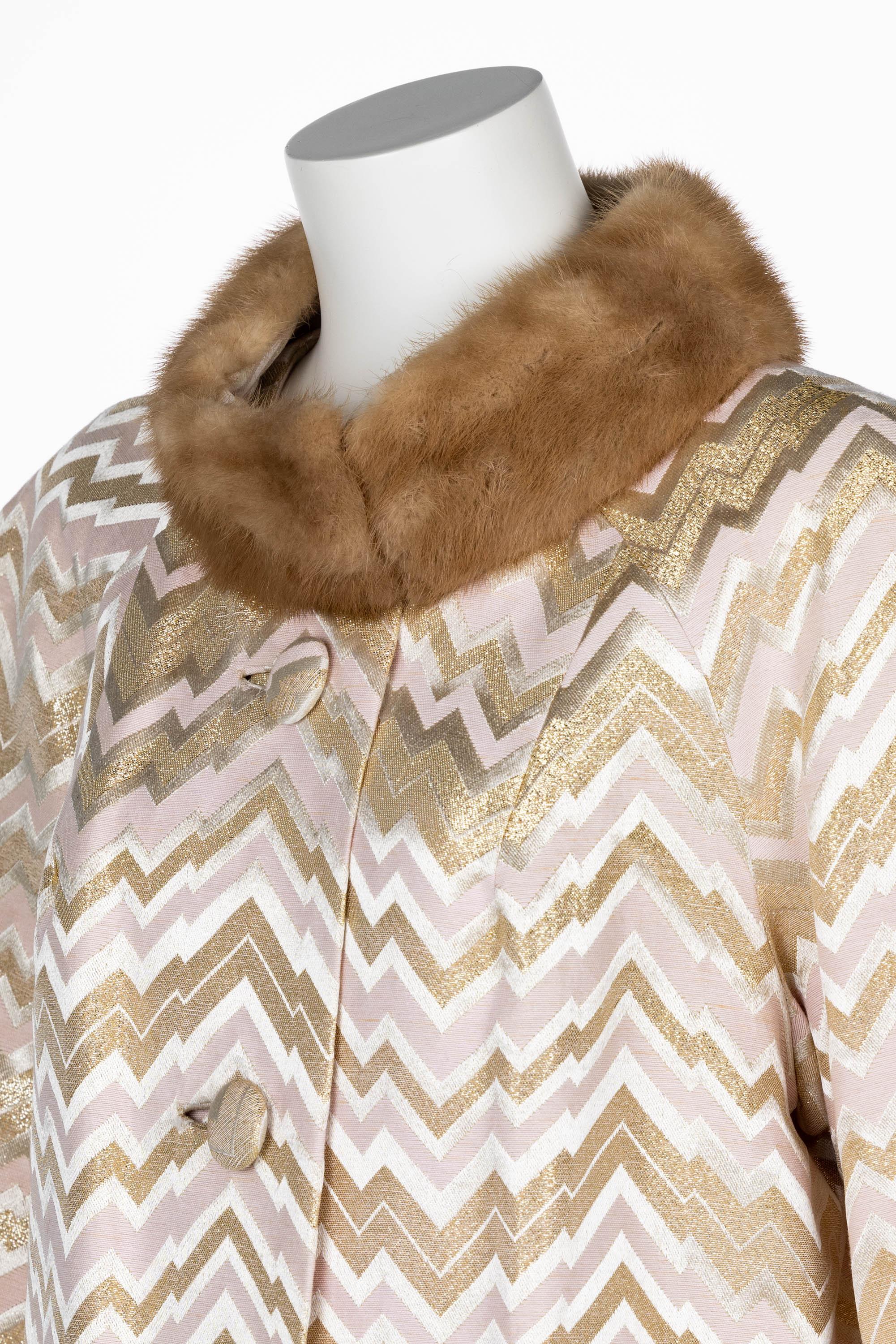 1960s Gold Pink  Manteau de soirée à col en fourrure de brocart Att. Oscar de la Renta en vente 2