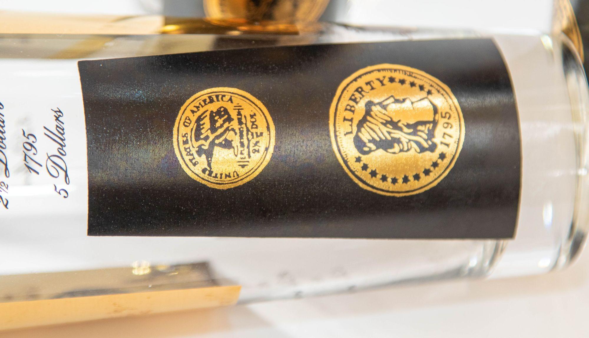 Ensemble de 7 verres de bar de style présidentielle avec pièces de monnaie imprimées en or, années 1960 par Cera en vente 8