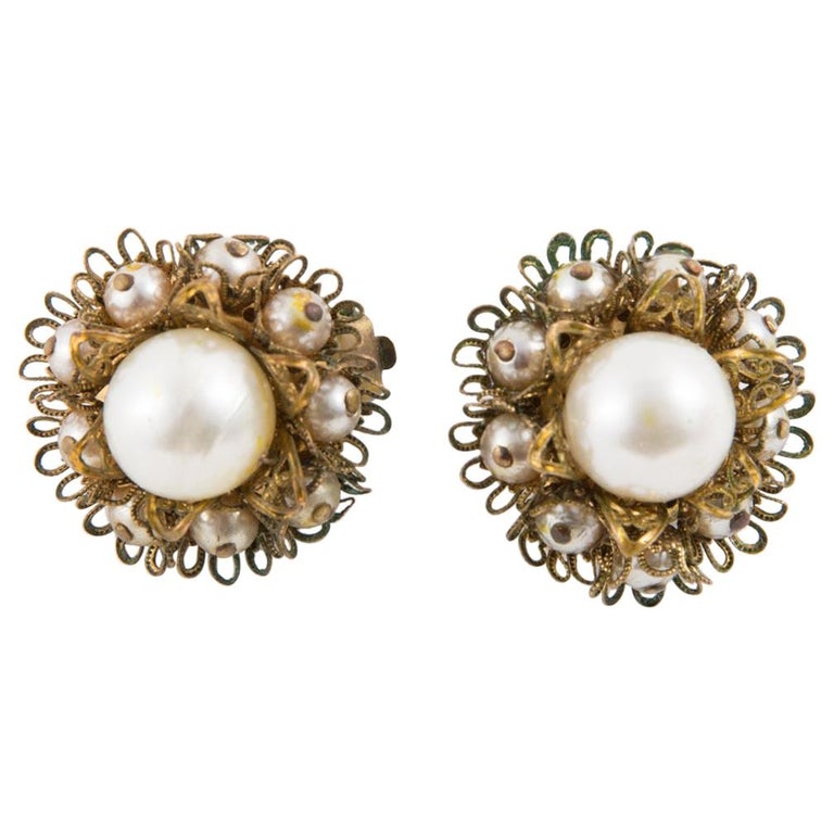 1960s Gold Tone and Faux Pearl Clip on Earrings For Sale at 1stDibs