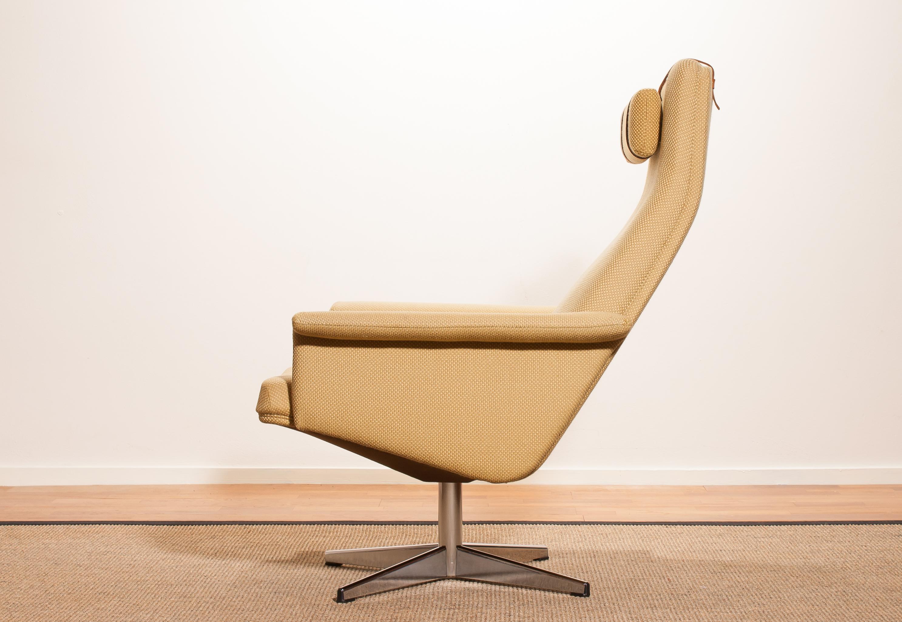 1960s, Gold Yellow Swivel Lounge Chair by DUX, Sweden 6