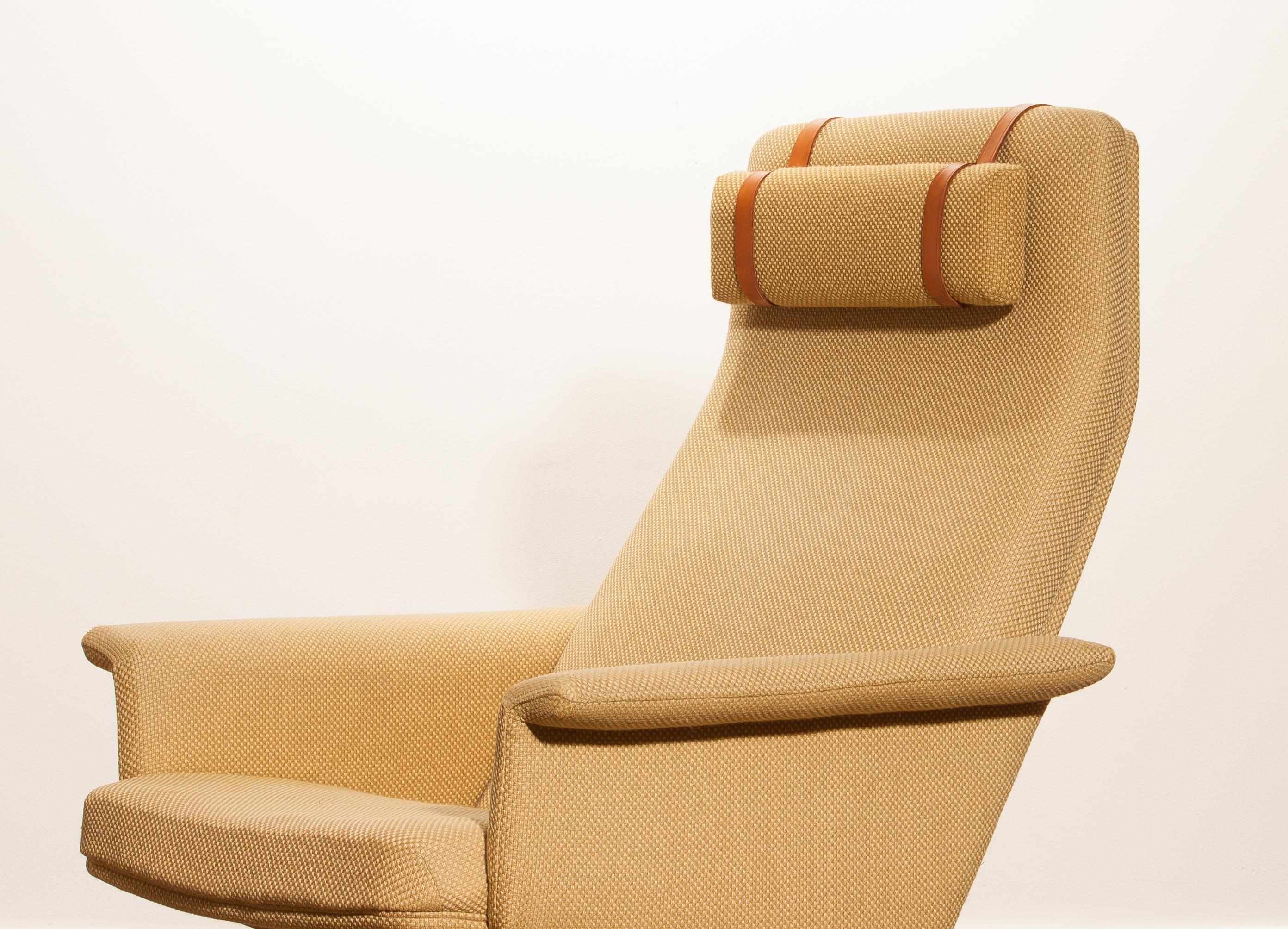 Leather 1960s, Gold Yellow Swivel Lounge Chair by DUX, Sweden