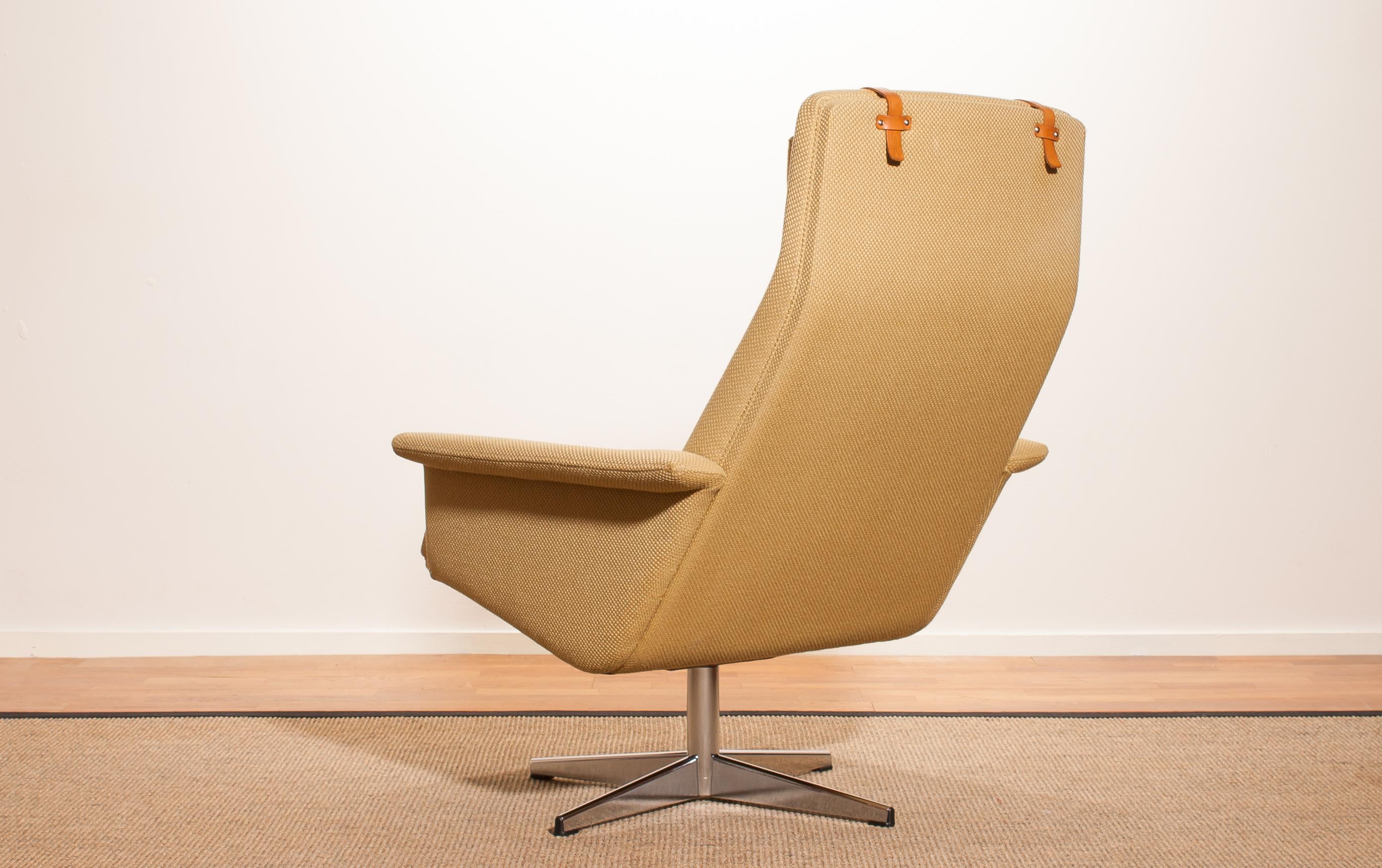 1960s, Gold Yellow Swivel Lounge Chair by DUX, Sweden 2