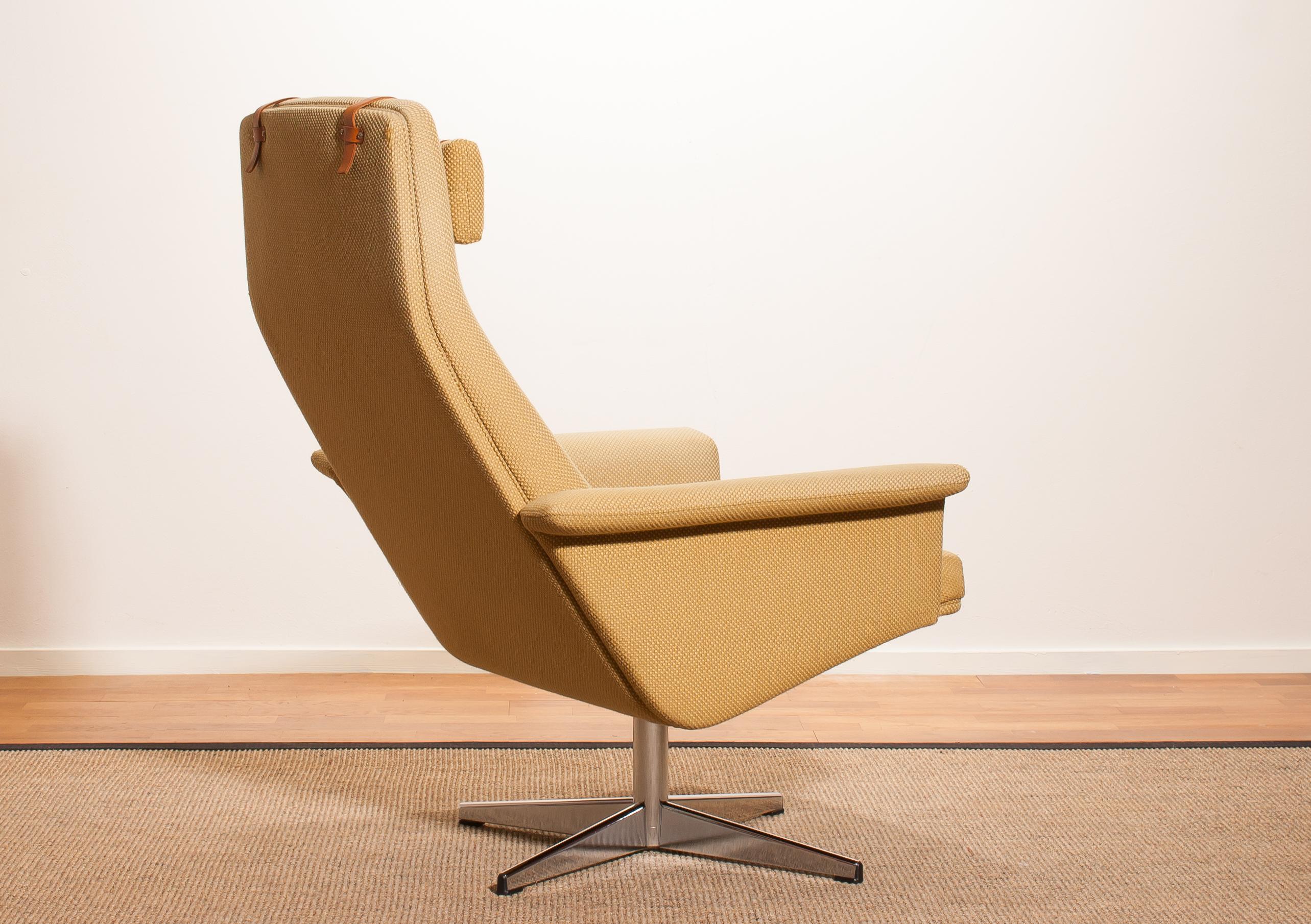 1960s, Gold Yellow Swivel Lounge Chair by DUX, Sweden 3