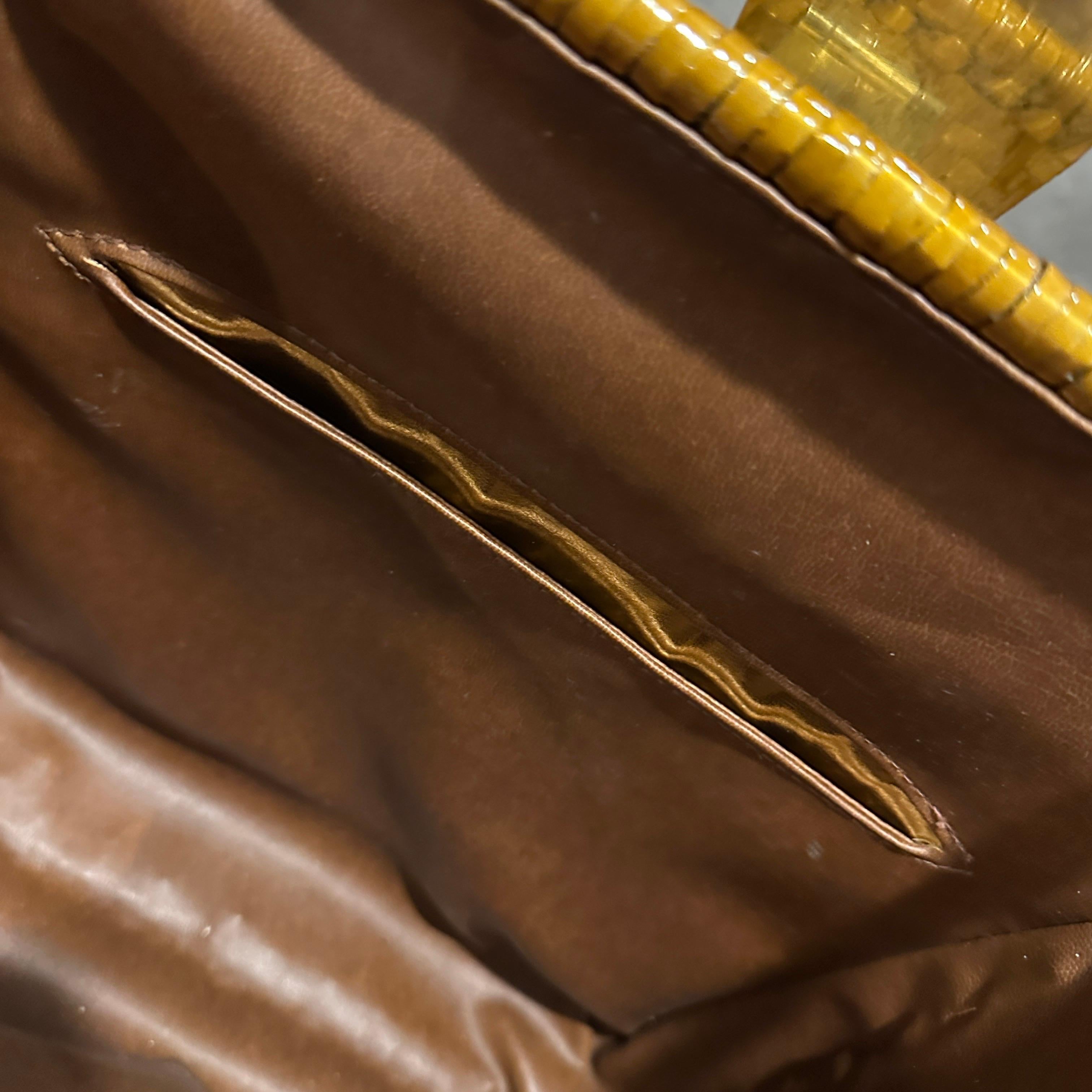 1960s Golden Tone Wicker and Brass Italian Shoulder Bag For Sale 4