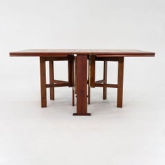 1960 Goran Strand Lelangs Mobelfrabrik "Kungsbacka" Table de salle à manger à piètement en forme de porte, teck