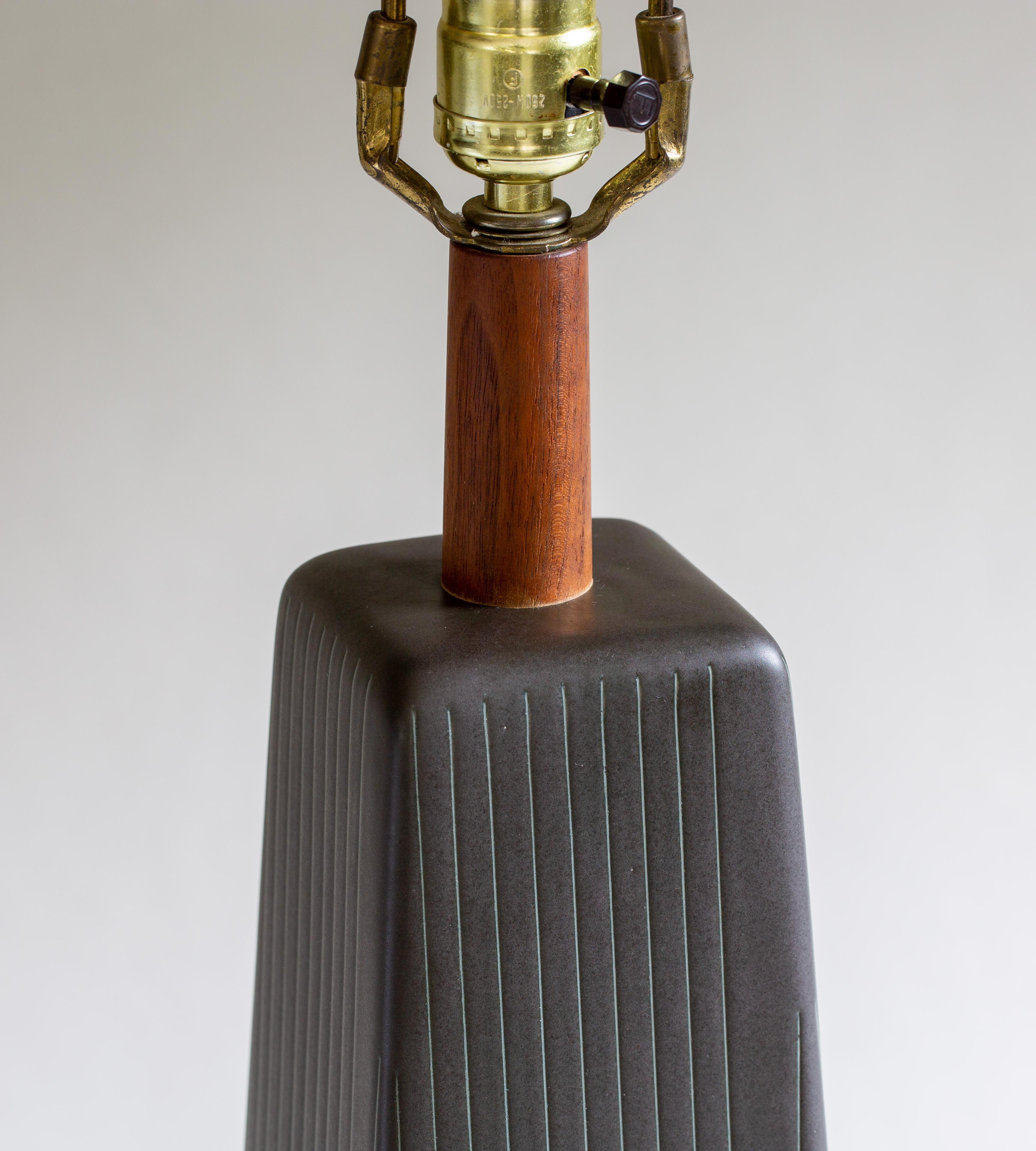 1960s Gordon and Jane Martz Geometric Table Lamp M216 for Marshall Studios Gray For Sale 4