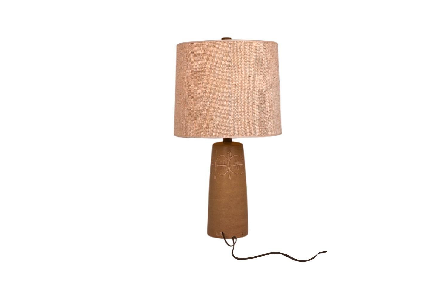 Mid-Century Modern 1960s Gordon Jane Martz Marshall Studios Incised Table Lamp For Sale