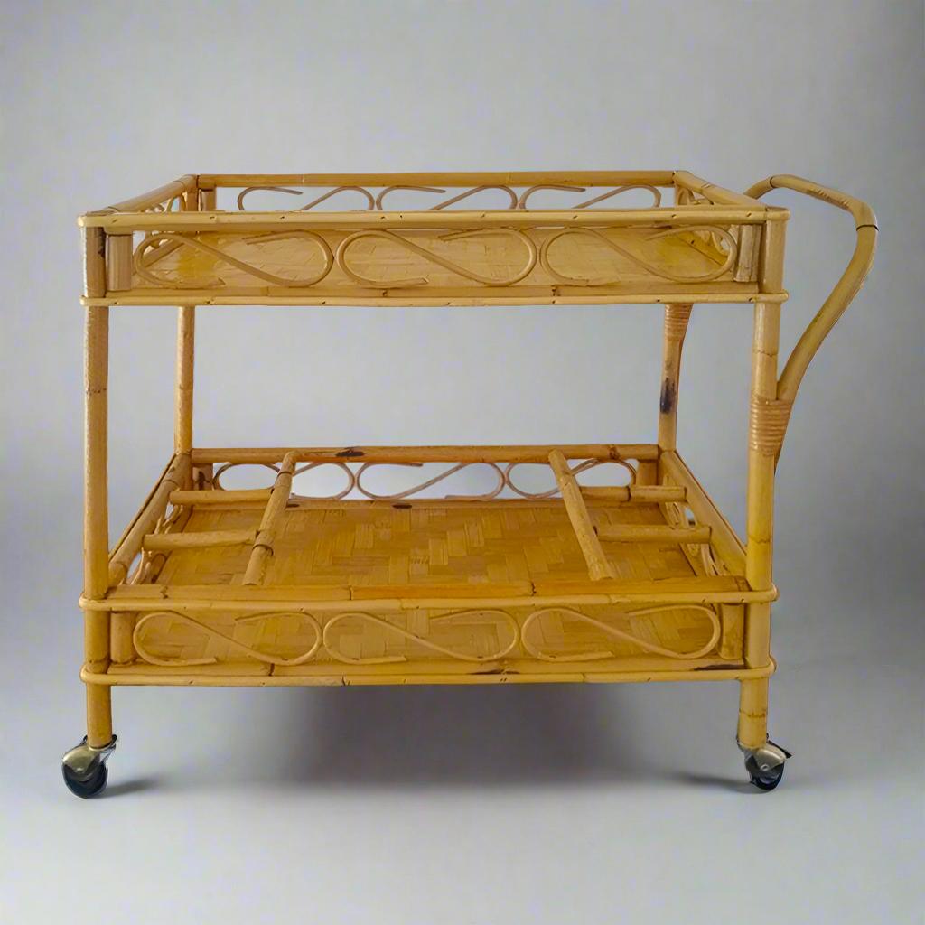 Mid-Century Modern 1960s Gorgeous and elegant serving bar cart in bamboo & rattan by Franco Albini. For Sale