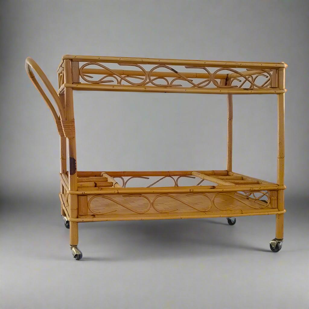 Italian 1960s Gorgeous and elegant serving bar cart in bamboo & rattan by Franco Albini. For Sale