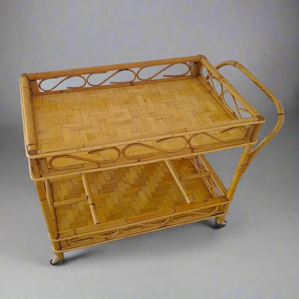 Mid-20th Century 1960s Gorgeous and elegant serving bar cart in bamboo & rattan by Franco Albini. For Sale