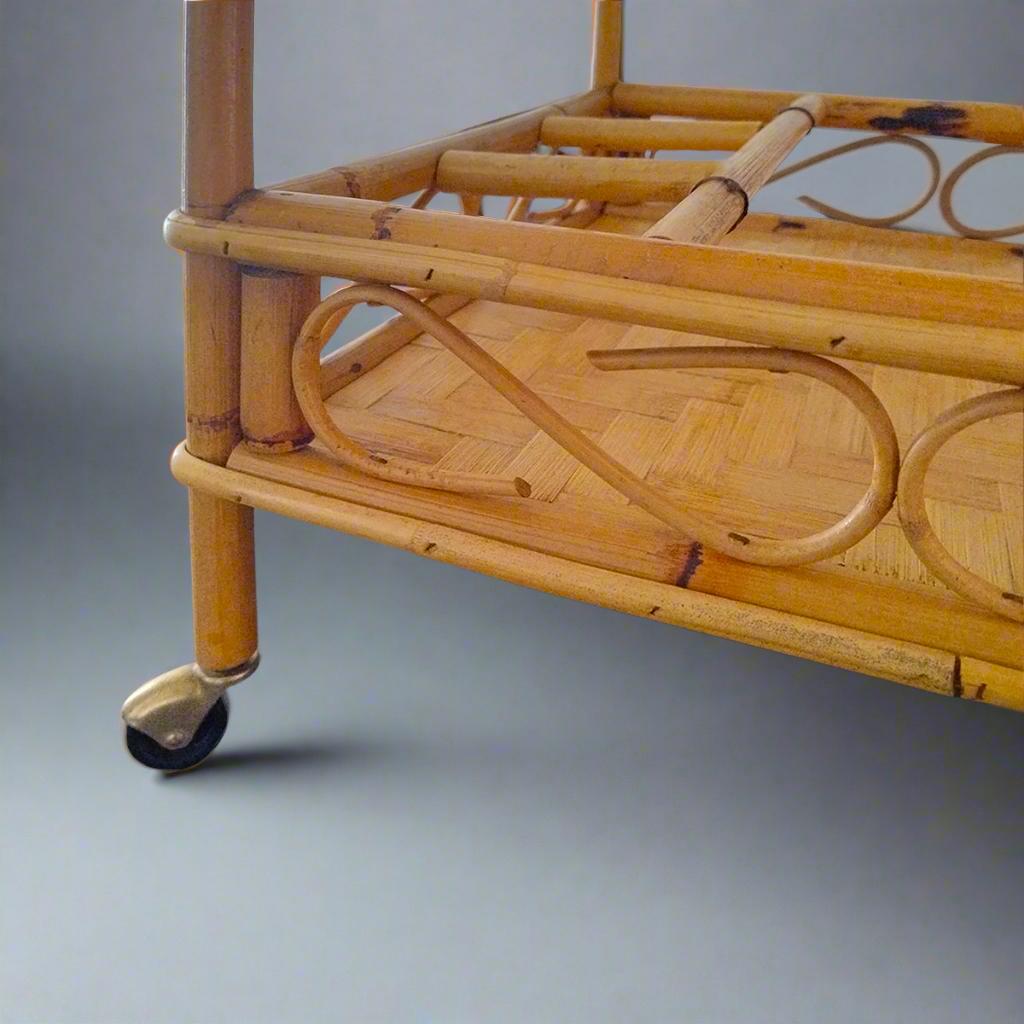 1960s Gorgeous and elegant serving bar cart in bamboo & rattan by Franco Albini. For Sale 2