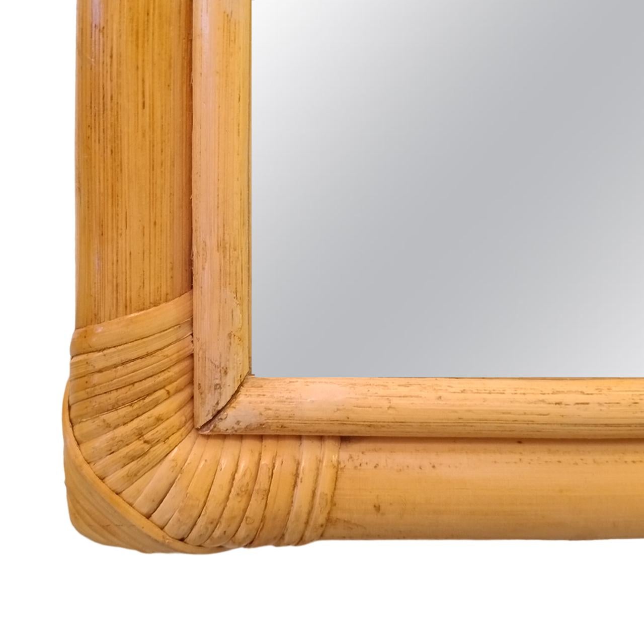 Italiano 1960 Splendido specchio e console in bambù e rattan. Prodotto in Italia in vendita