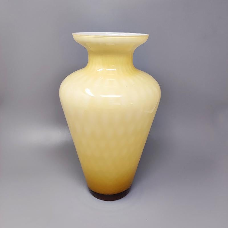 1960s Gorgeous beige vase in Murano glass by Ca dei Vetrai, handmade in Murano glass. Made in Italy.
Vase diameter 7,87 x 12,99 height inches.
Vase diameter 20 cm x 33 H cm.