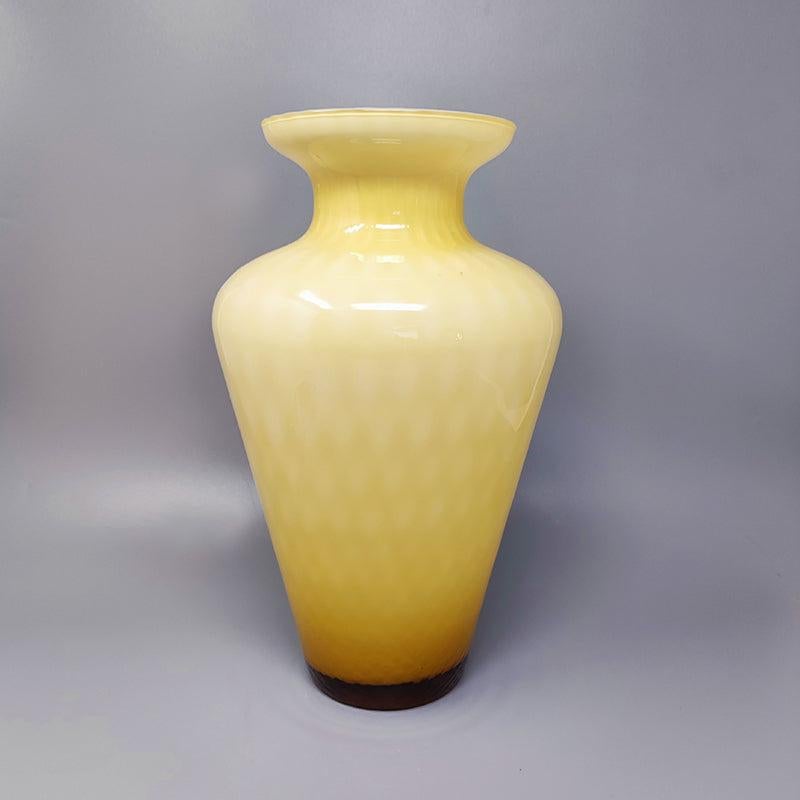 1960s Gorgeous beige vase in Murano glass by Ca dei Vetrai, handmade in Murano glass. Made in Italy.
Vase diameter 7,87 x 12,99 height inches.
Vase diameter 20 cm x 33 H cm.