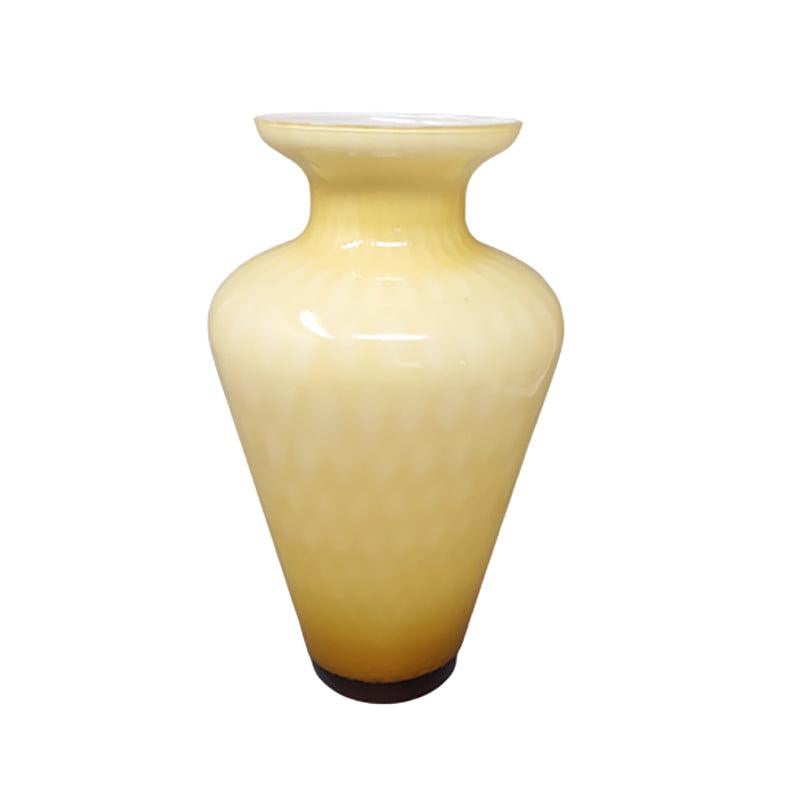 Superbe vase beige de Ca dei Vetrai en verre de Murano, fabriqué en Italie, années 1960