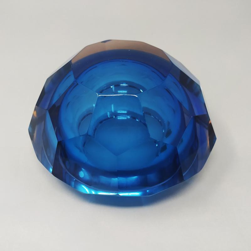 Milieu du XXe siècle Superbe bol ou attrape-tout bleu des années 1960 conçu par Flavio Poli en vente