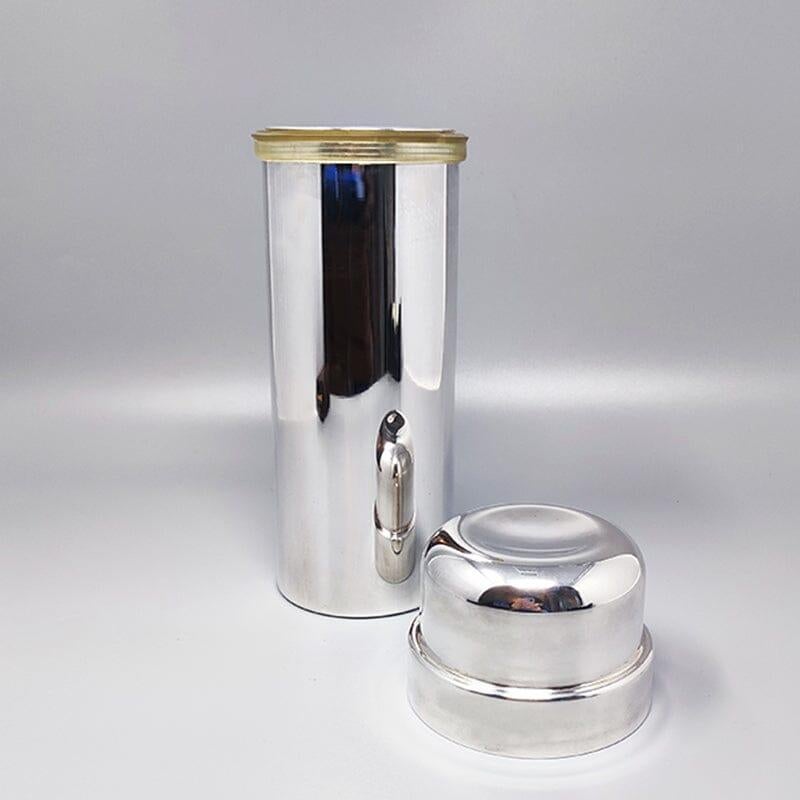1960er Jahre Wunderschöner Cocktail Shaker aus versilbertem Stahl von P.M. Hergestellt in Italien (Moderne der Mitte des Jahrhunderts) im Angebot