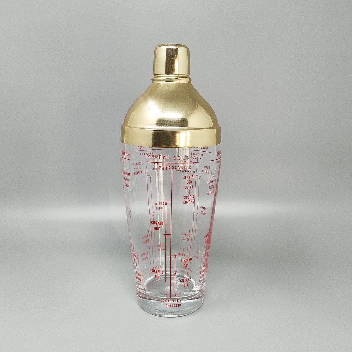 1960s Gorgeous Glass Cocktail Shaker.. Fabriqué en Italie, en excellent état.
Dimension
diamètre 3,54 x 9,05 H pouces
diamètre cm 9 x cm 23