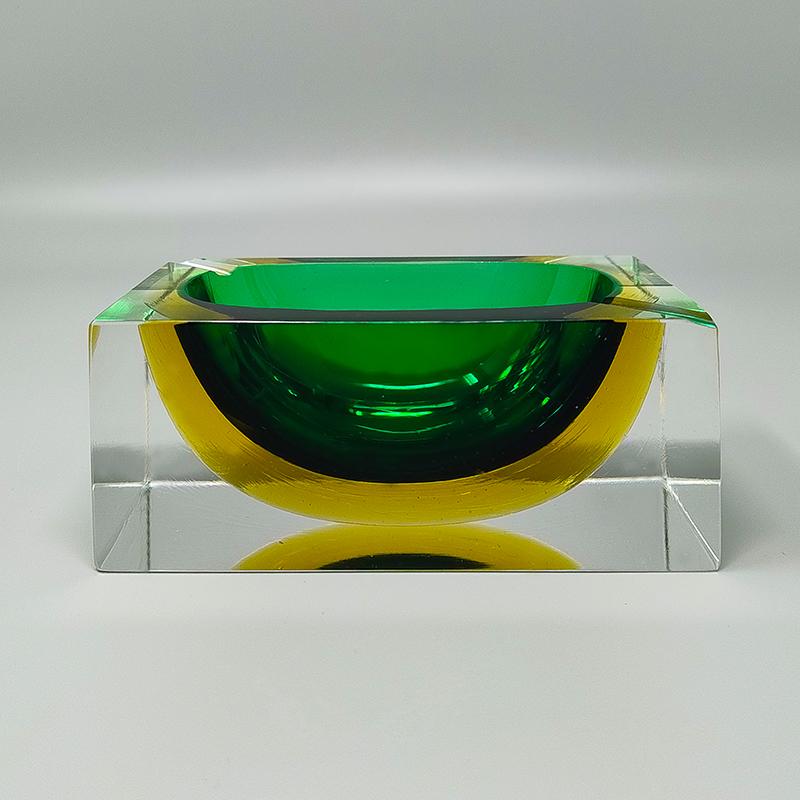 1960s Gorgeous green and yellow rectangular ashtray or catchall By Flavio Poli for Seguso in Murano sommerso glass. Made in Italy. 
The item is in excellent condition.
Dimensions:
5,11