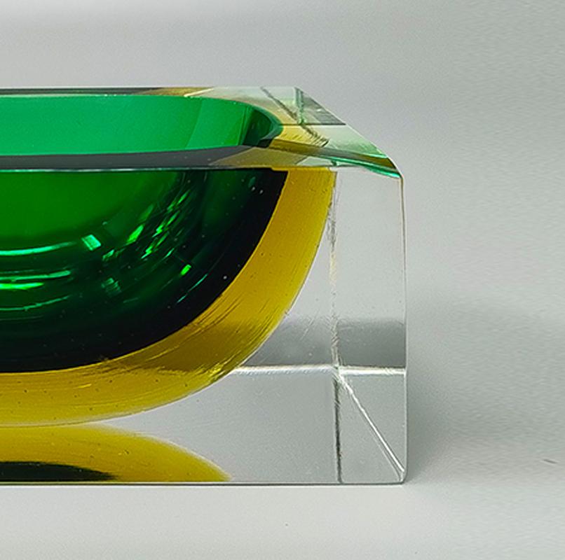 Verre de Murano Magnifique cendrier ou attrape-tout rectangulaire vert et jaune des années 1960 par Flavio Poli 
