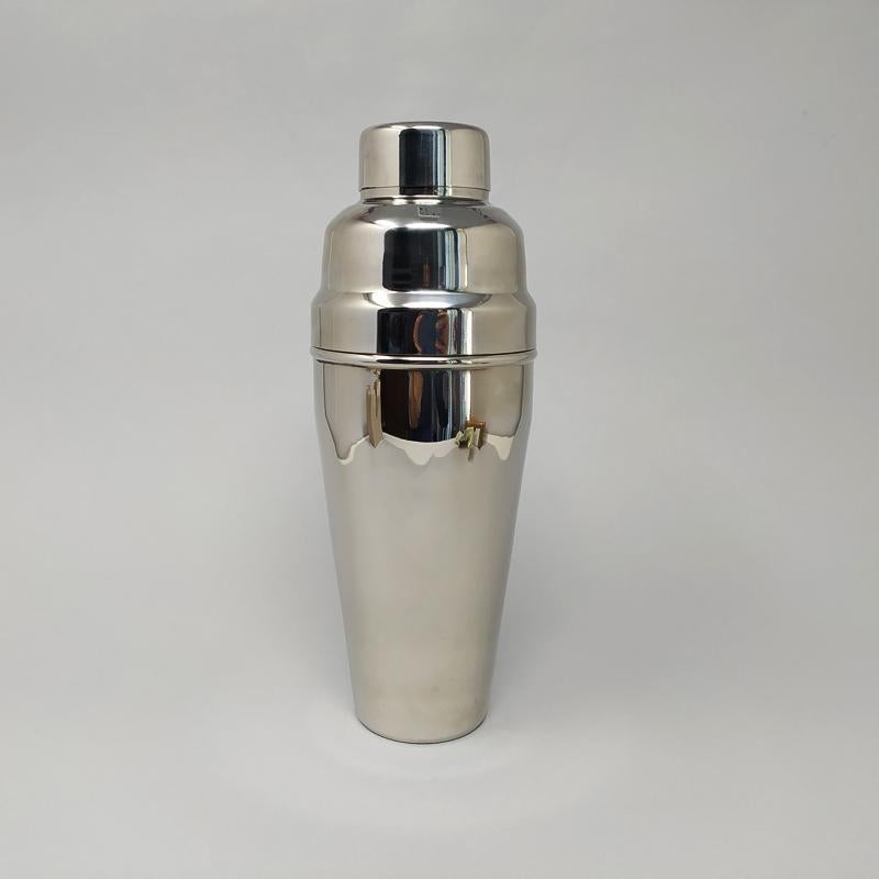 Amazing Italian cocktail shaker in stainless steel, in excellent condition. Made in Italy. 1960s
Dimensions: Diameter 3,93 x 11,02 height inches
Dimensions: Diameter cm 10 x cm 28 height.