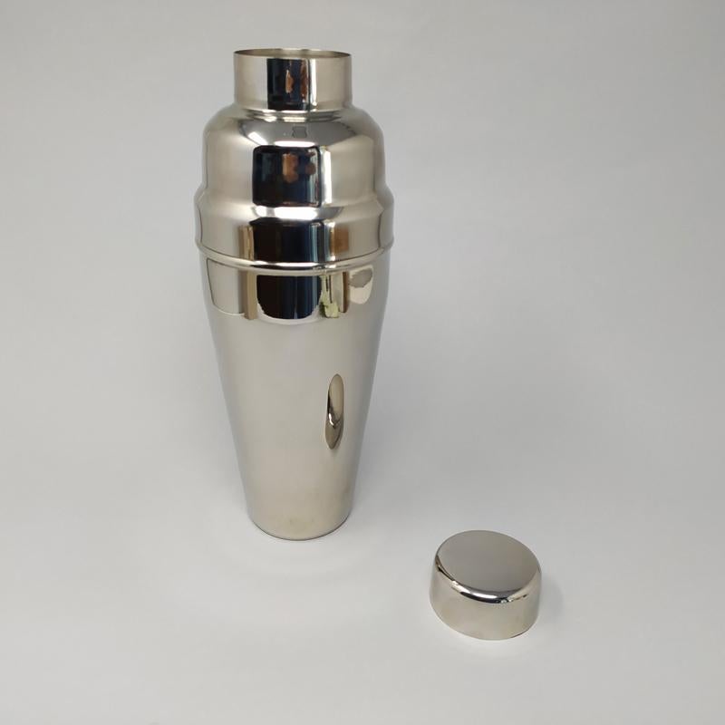 Mid-Century Modern 1960s Gorgeous Italian Cocktail Shaker in Stainless Steel For Sale