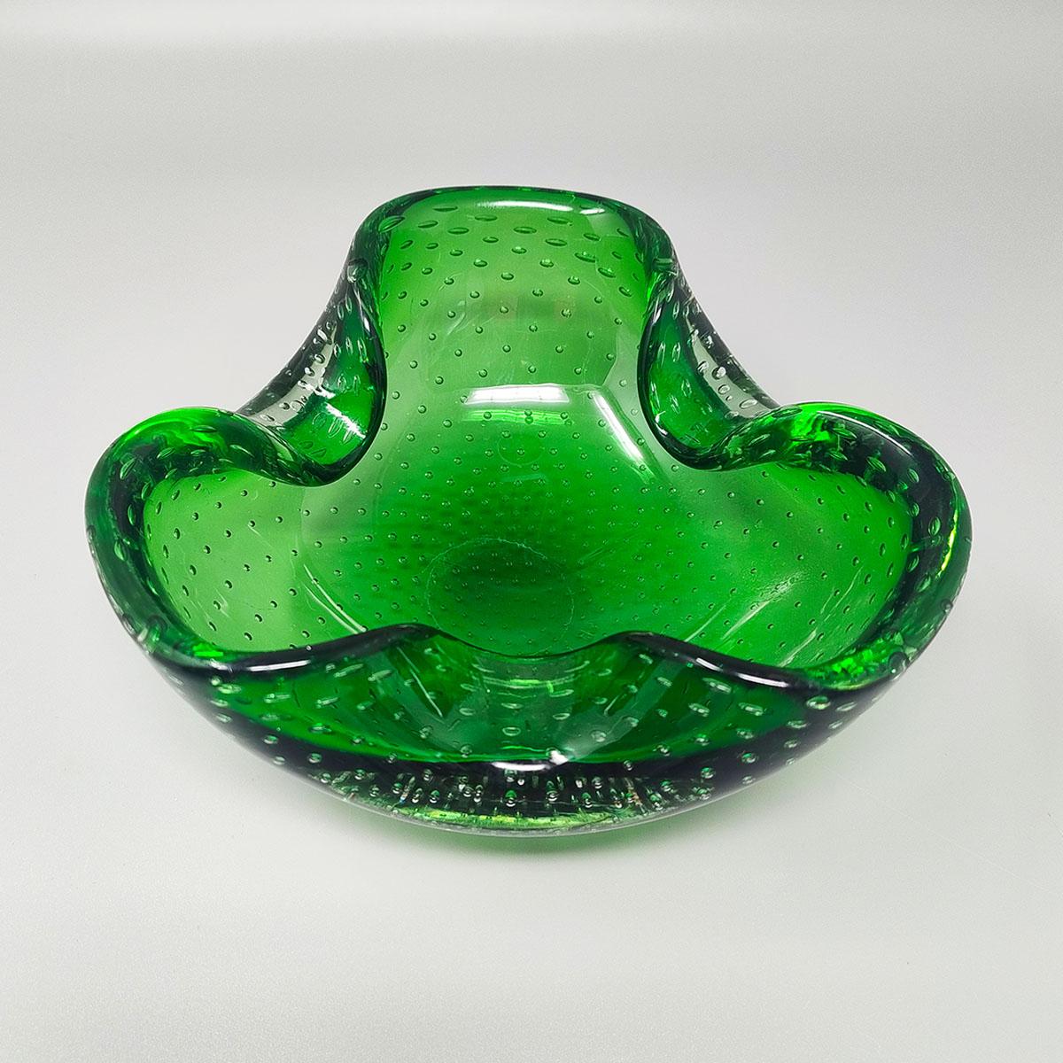 Precioso cenicero o recogedor verde de los años 60, de Flavio Poli para Seguso. Hecho en Moderno de mediados de siglo en venta