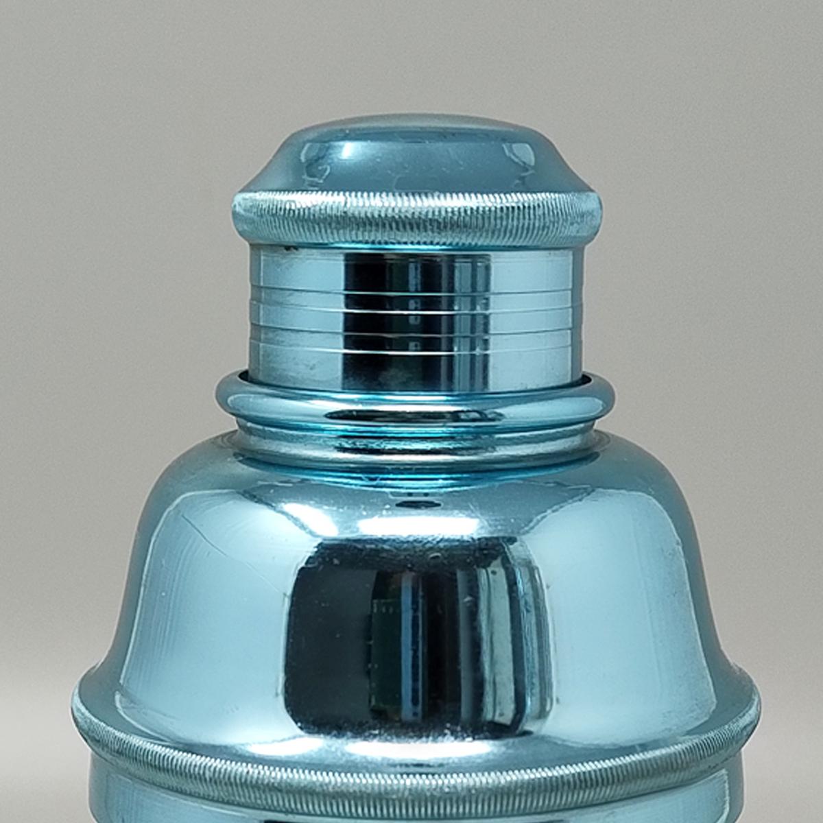 1960s Gorgeous Light Blue Cocktail Shaker by Lumium. Made in England In Excellent Condition For Sale In Milano, IT
