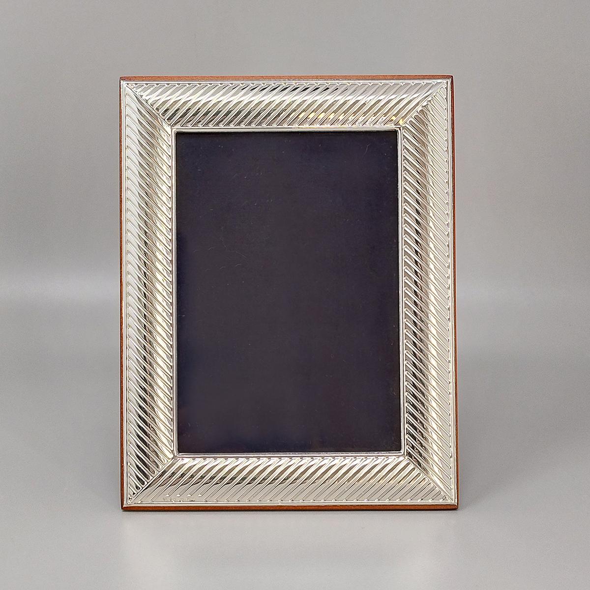 Precioso marco de fotos de los años 60 chapado en plata con cristal. Fabricado en Italia Italiano en venta