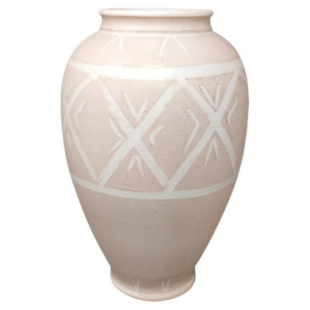 1960s Gorgeous Pink Vase in Ceramic by Deruta, Handmade Made in Italy For Sale
