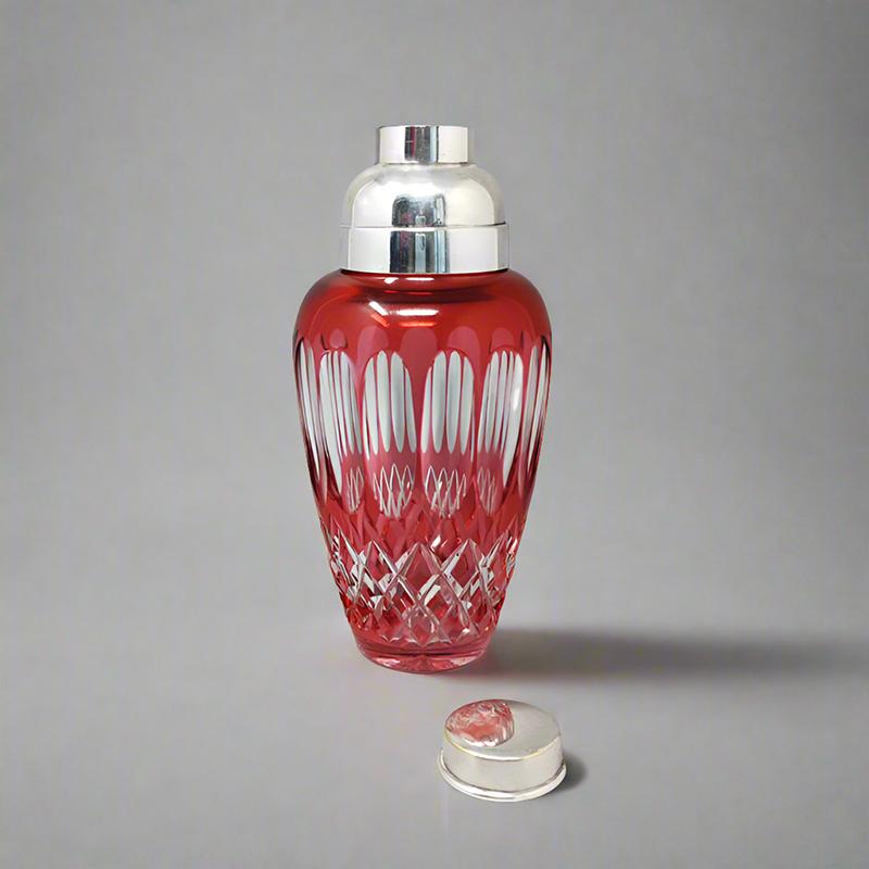 Mid-Century Modern Superbe shaker à cocktail en cristal rouge de Bohème des années 1960, fabriqué en Italie