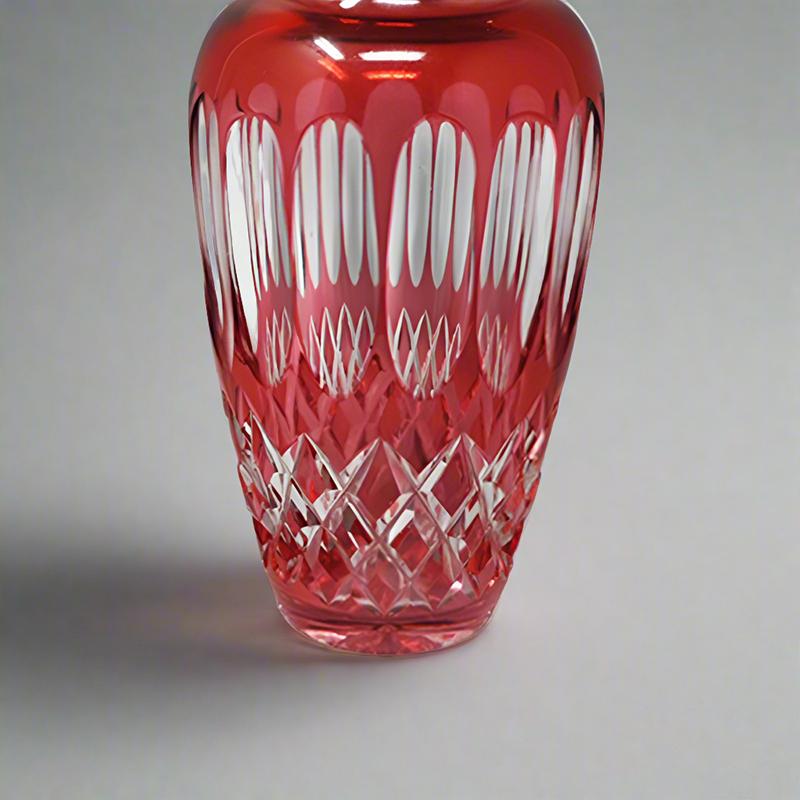 Milieu du XXe siècle Superbe shaker à cocktail en cristal rouge de Bohème des années 1960, fabriqué en Italie