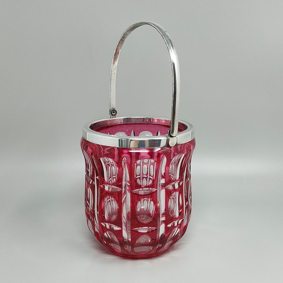 Magnifique shaker à cocktail en cristal rouge de Bohème des années 1960 avec seau à glace. en vente 2