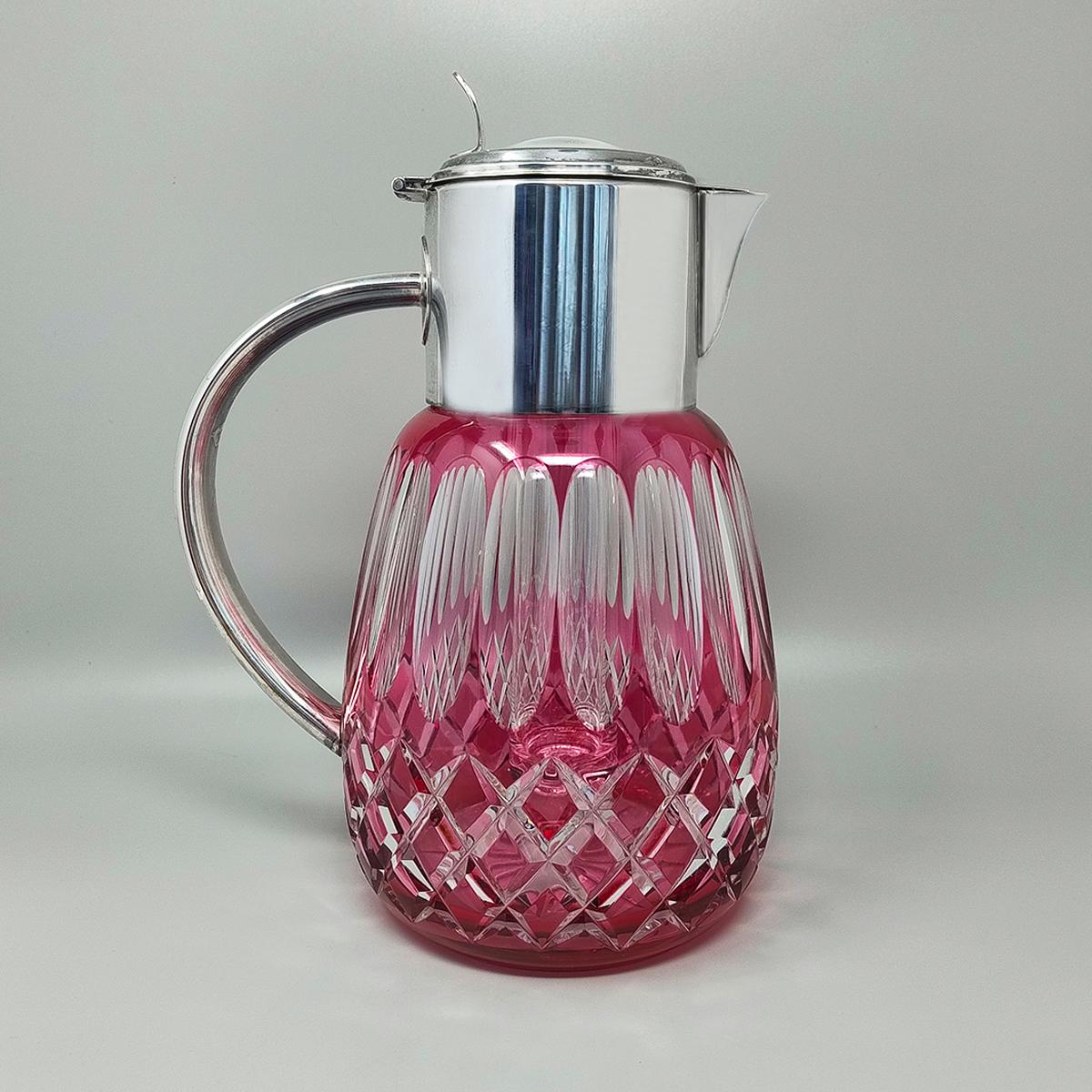 1960 Splendida brocca in cristallo tagliato rosso bohémien in ottime condizioni. Prodotto in Italia
Dimensioni :
diametro 5,90 x 11,41 H. pollici
diametro cm 15 x cm 29